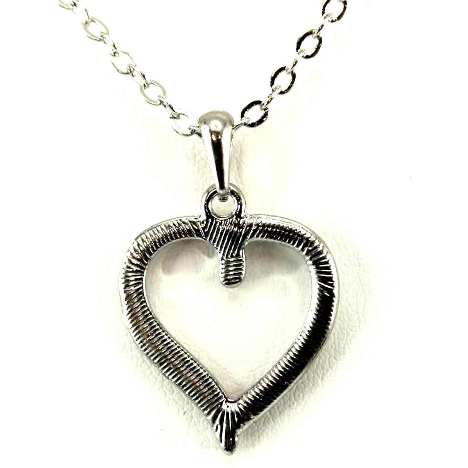 Other Pendant Necklace & Stud Earrings Genuine Crystal Silvertone Size ONE SIZE - 3 Thumbnail
