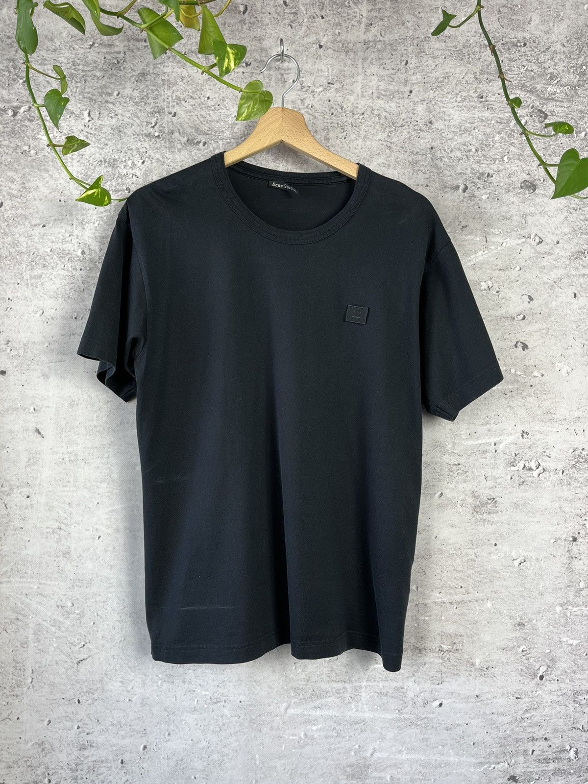 Acne nash face fashion tee