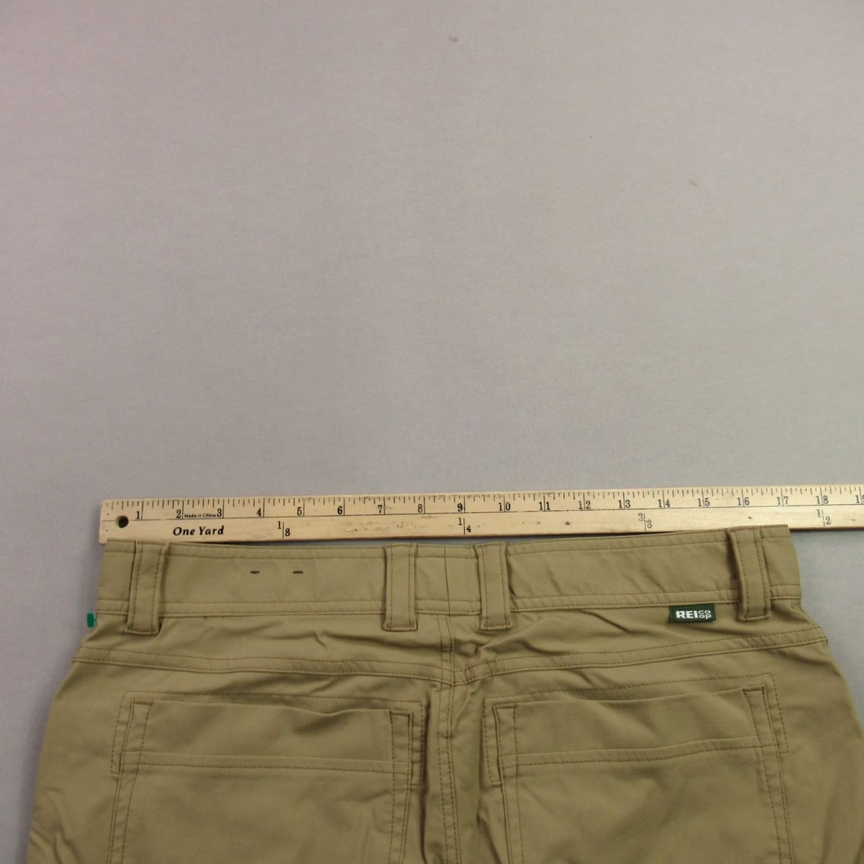 Vintage REI Pants Mens 34X32 Cargo Pockets Straight Leg Lightweight Beige Regular Fit Pants Size US 34 / EU 50 - 7 Thumbnail