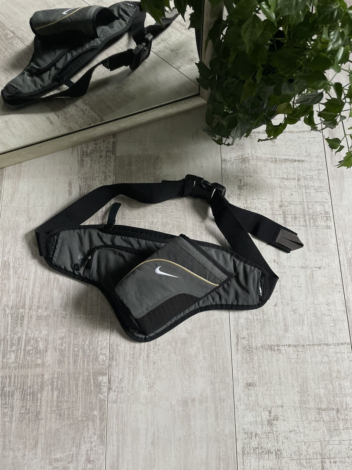 Nike Y2K Vintage Mp3 Sling Bag Shoulder Gorpcore in Grey, Men's