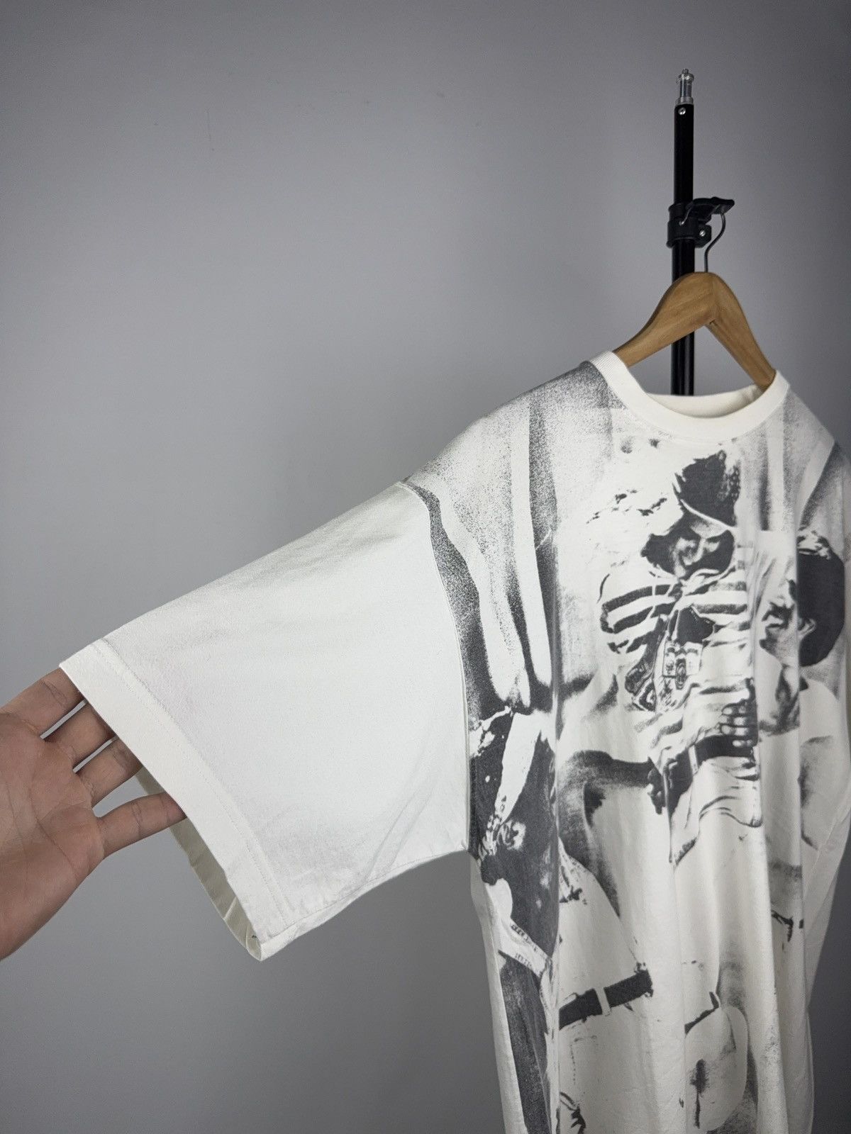 Japanese Brand × Vintage Avant-Garde Black & White Print Tee Surreal Art Photo Style Size US XL / EU 56 / 4 - 2 Thumbnail