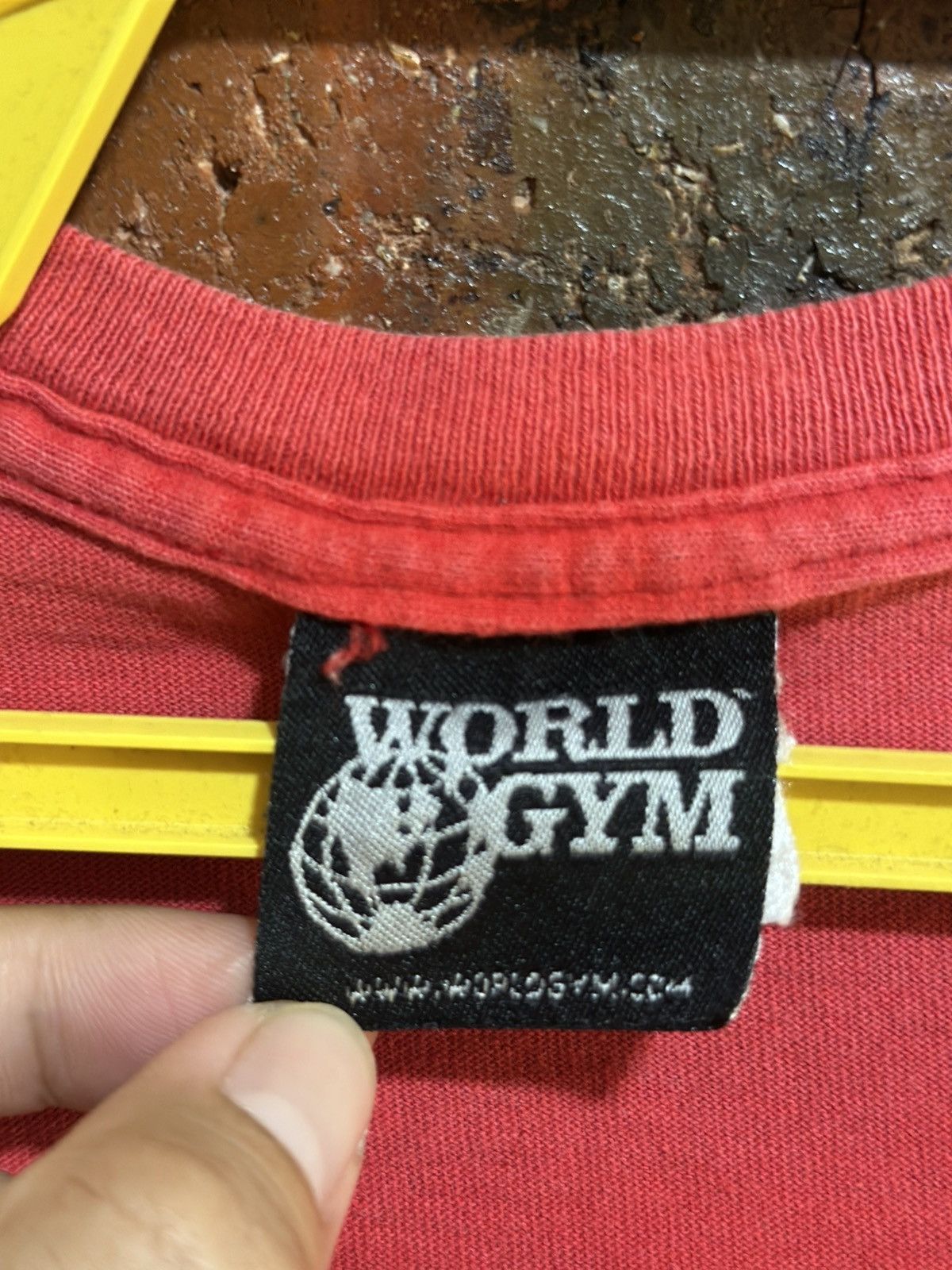 Vintage Vintage World Gym Gorilla Faded Tee Size US XL / EU 56 / 4 - 6 Thumbnail