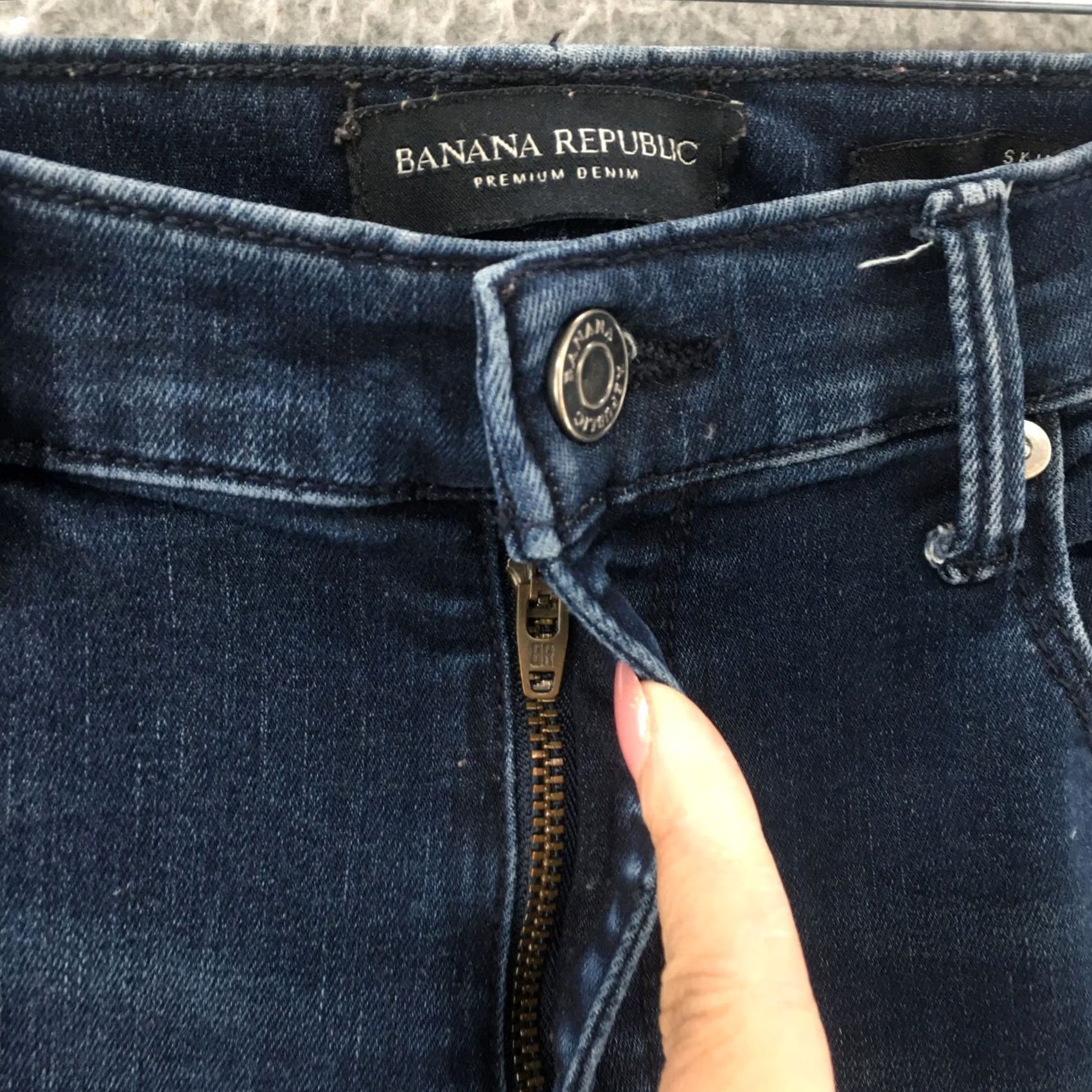 Banana Republic Banana Republic Skinny Jeans Womens 31 Blue Denim Mid Rise Zip Jeans Womens Size 31 Regular Blue Denim Bag Label 5-Pocket Classic Modern Size 24" / US 00 / IT 34 - 4 Thumbnail