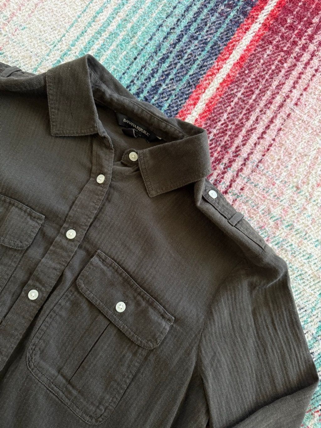 Banana Republic Women's Banana Republic Green Herringbone Officer Shirt S Size S / US 4 / IT 40 - 3 Thumbnail