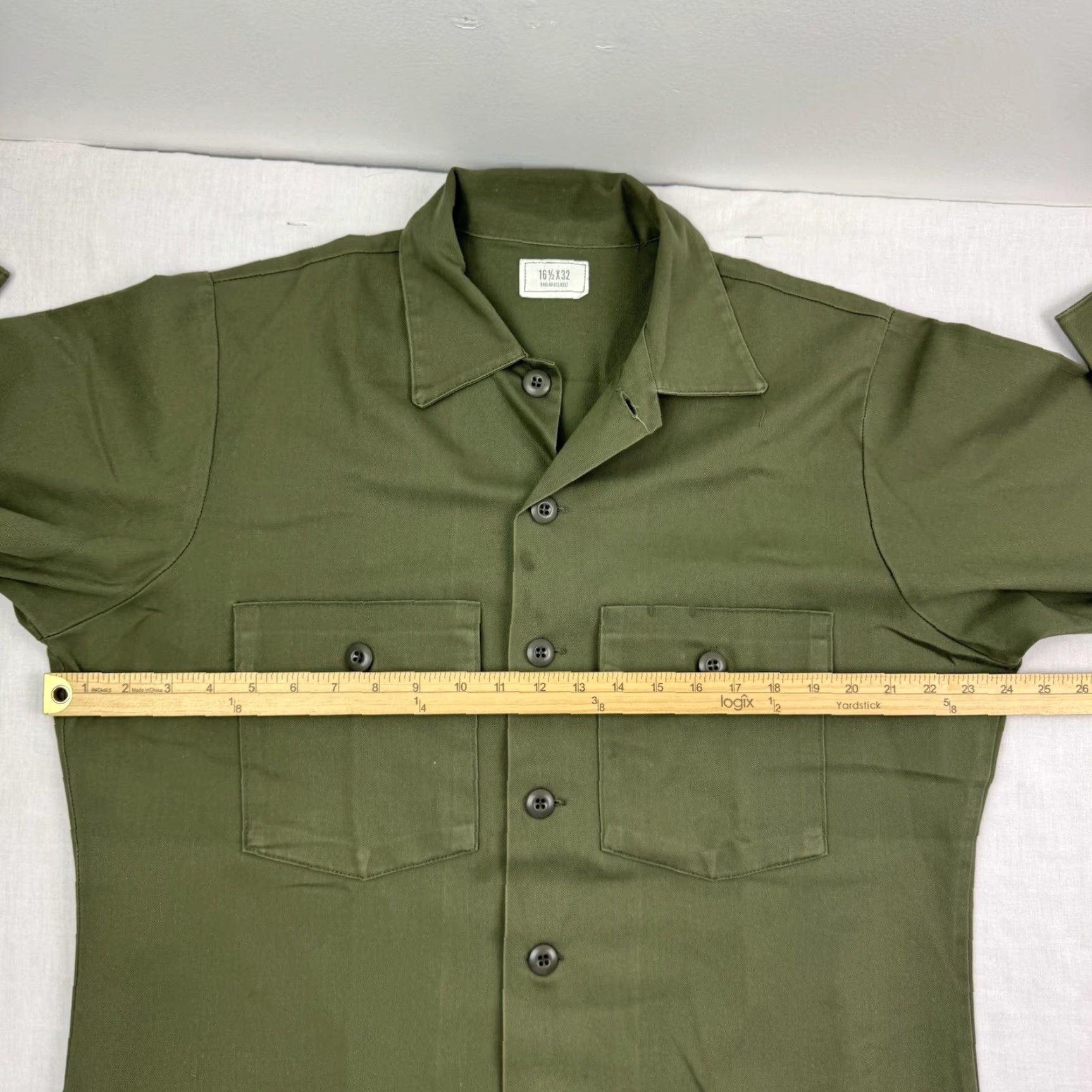 Vintage VINTAGE Army Button-Up Shirt Men's XL Green 1980s USA Military Reg/Regular Button-Front Size US XL / EU 56 / 4 - 7 Thumbnail