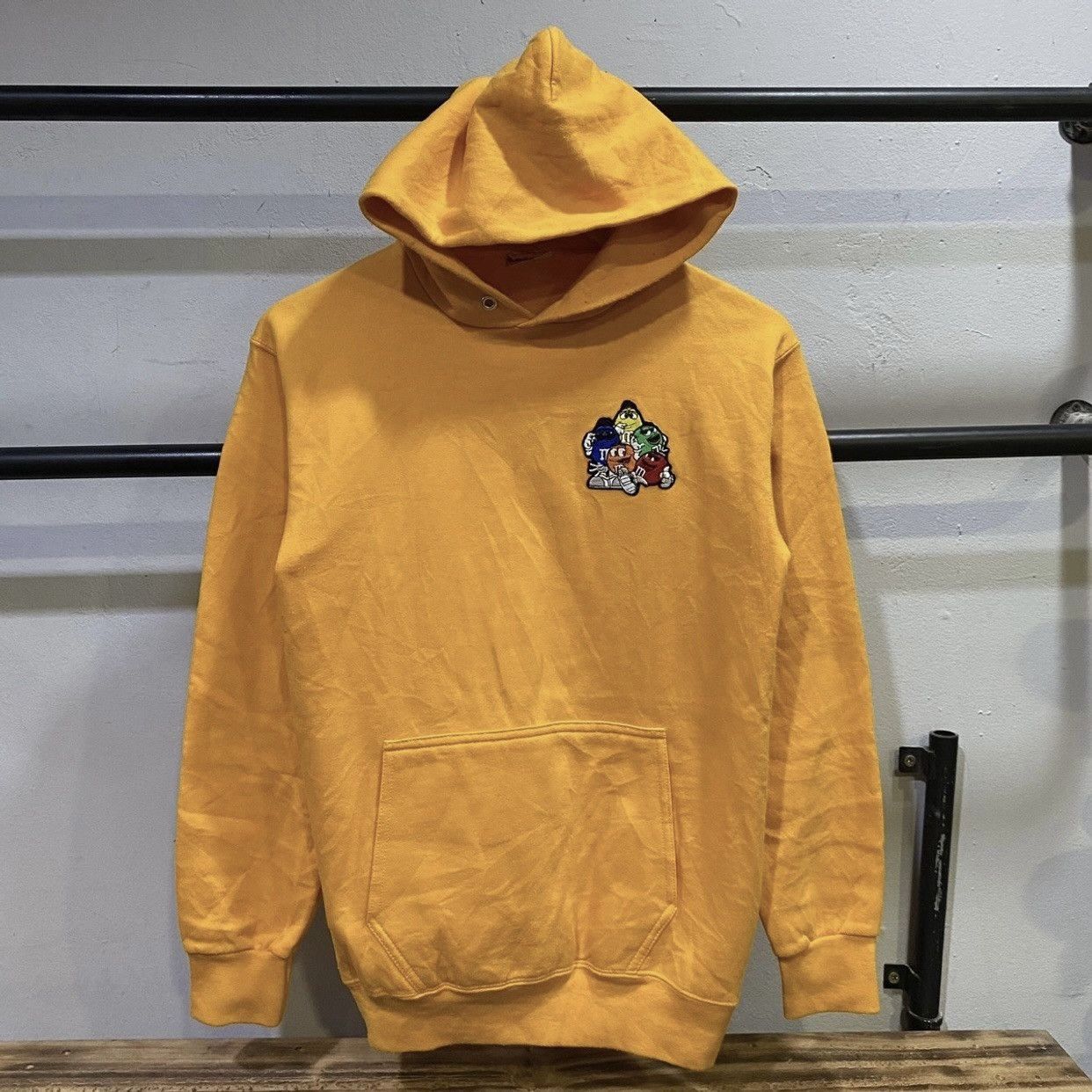 Vintage Vintage Iron Patch M&M's Chocolate Character Patch Hoodies Size US S / EU 44-46 / 1 - 1 Thumbnail