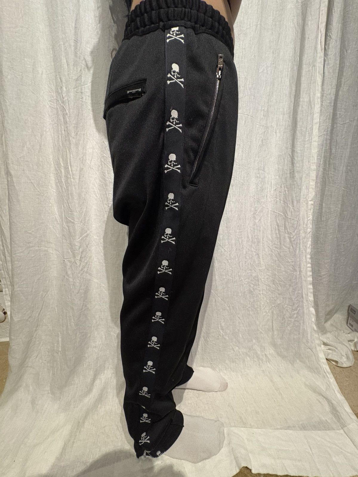 Mastermind Japan Mastermind japan sweatpants Size US 32 / EU 48 - 2 Thumbnail