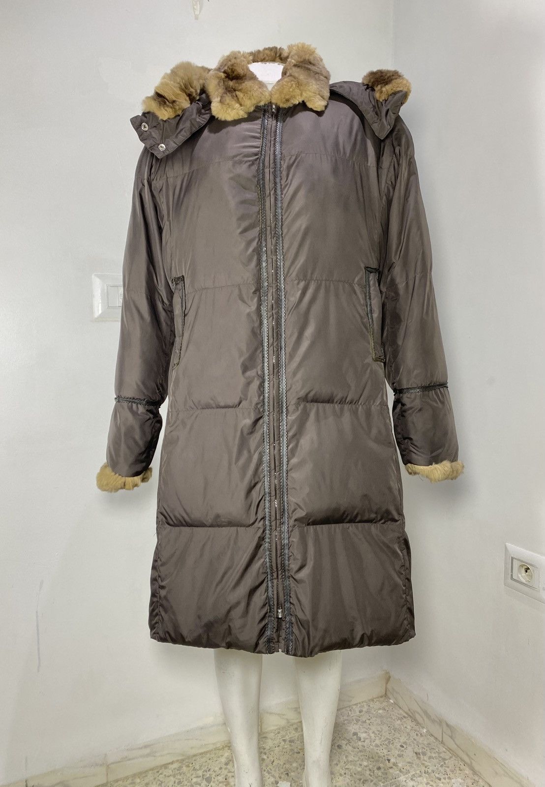 Max Mara Max Mara Oversized Fur-Hood Puffer Coat – Chocolate Brown Size M / US 6-8 / IT 42-44 - 1 Thumbnail