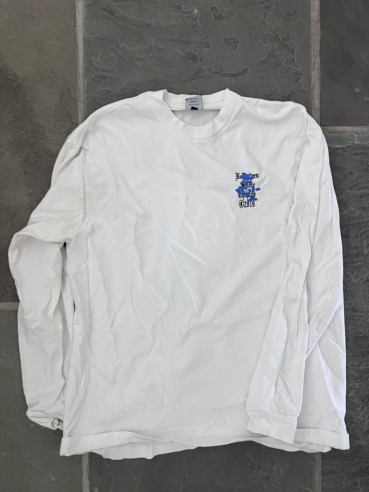 Vintage White no pattern studio t shirt long sleeve Size US L / EU 52-54 / 3 - 1 Thumbnail
