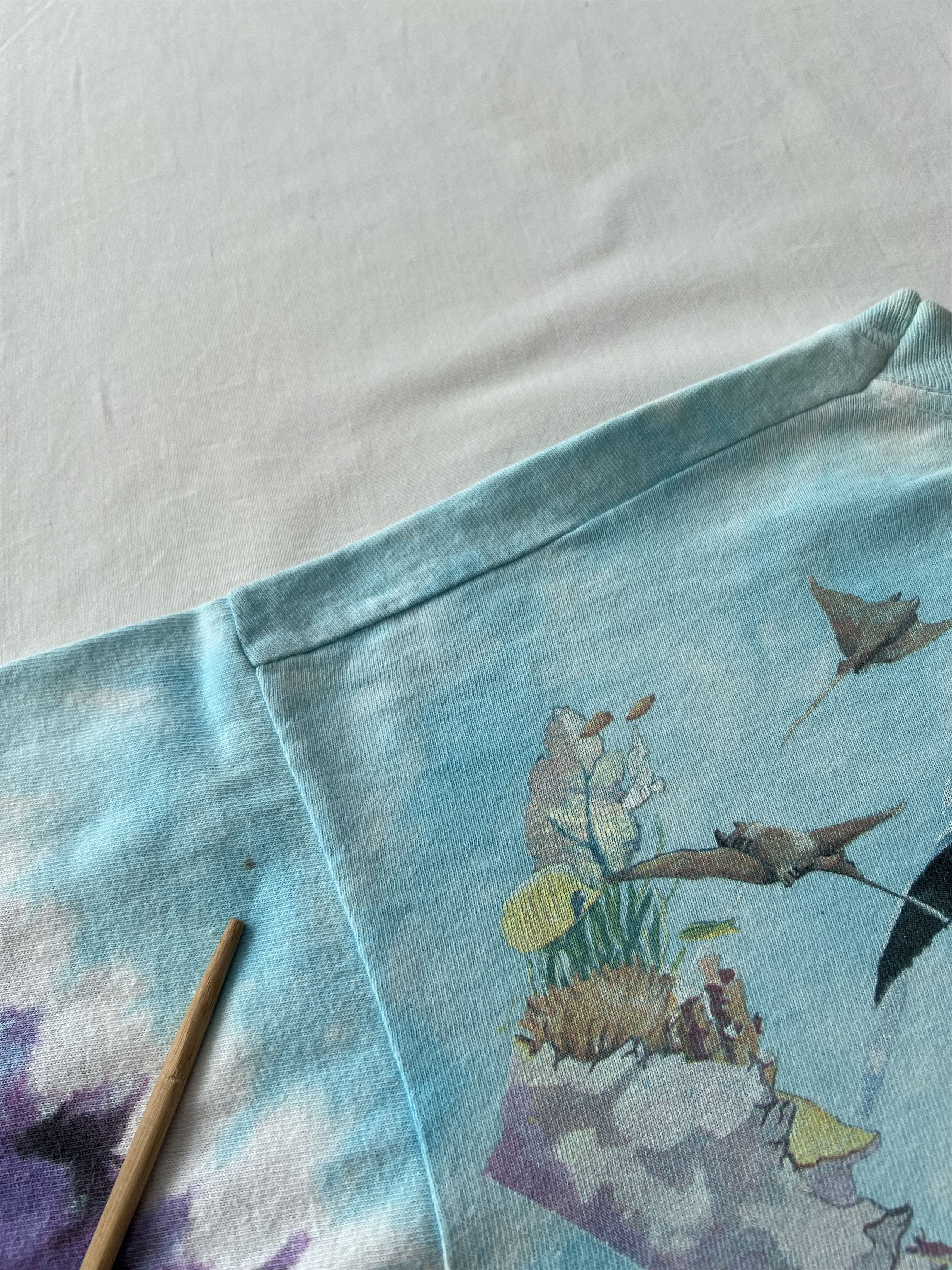Liquid Blue Vintage 1990 Liquid Blue John Connell Ocean Dolphin T-shirt Size US XL / EU 56 / 4 - 17 Thumbnail