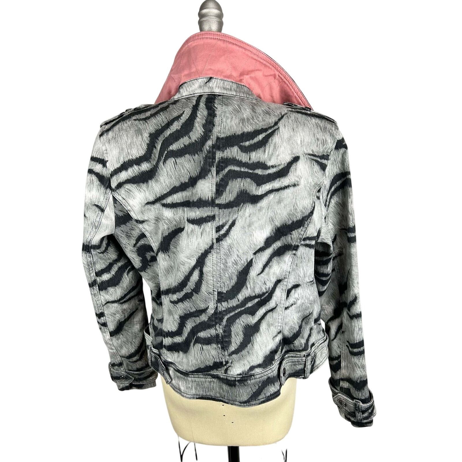 White House Black Market White House Black Market denim moto jacks the sz 6 Size M / US 6-8 / IT 42-44 - 2 Thumbnail