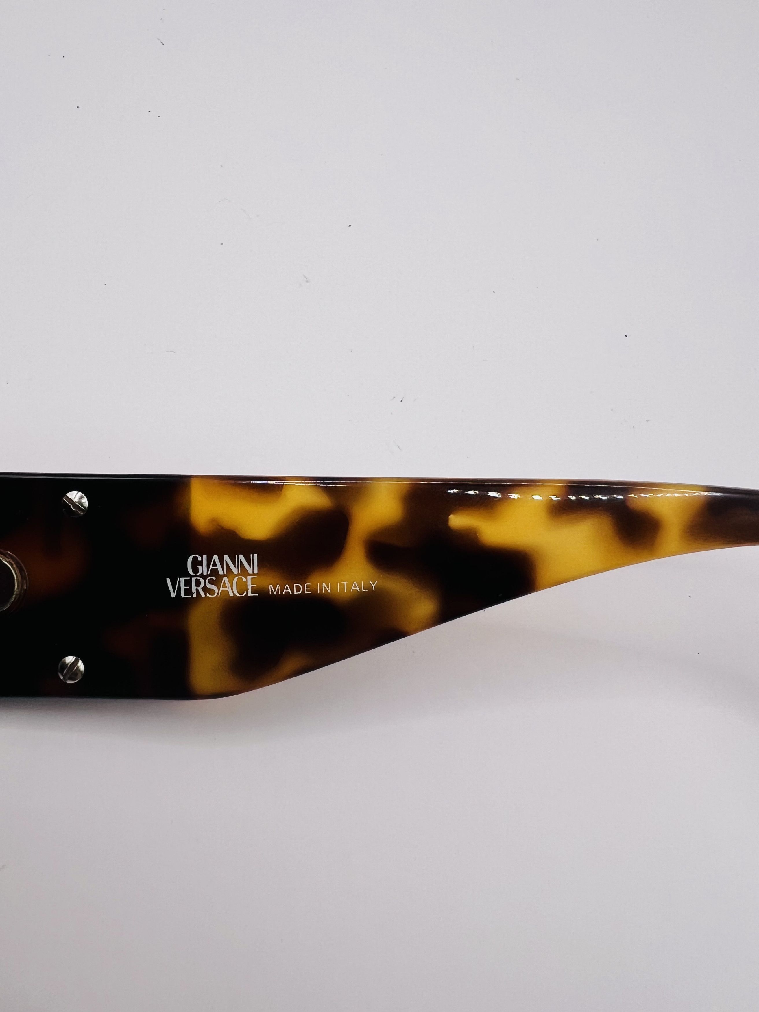 Versace Gianni Versace vintage sunglasses Size ONE SIZE - 5 Thumbnail