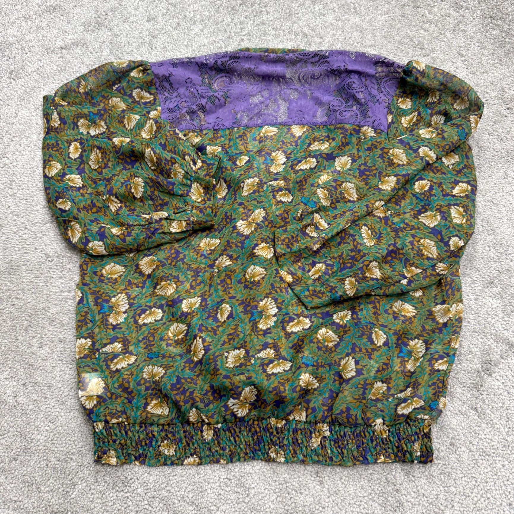 Vintage Gibson Puff Sleeve Tie High Neck Floral Blouse Womens M Green Purple Lace Floral Boho Cottage Boho Blouse, Puff Sleeve, Green, Medium, Gibson, Womens Size M / US 6-8 / IT 42-44 - 2 Thumbnail