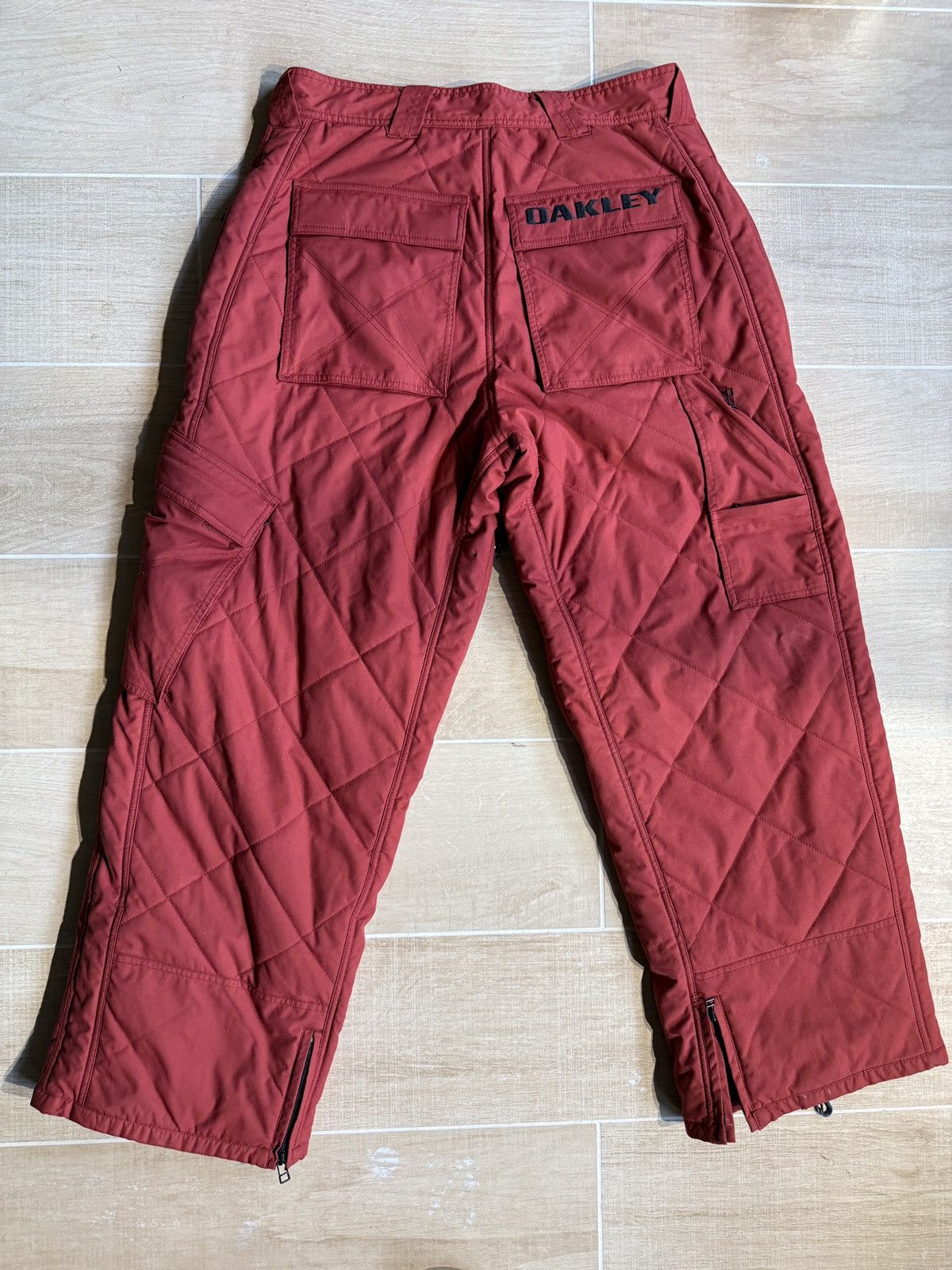 Oakley × Vintage Men’s Oakley Red Quilted Pants Size US 35 - 1 Thumbnail