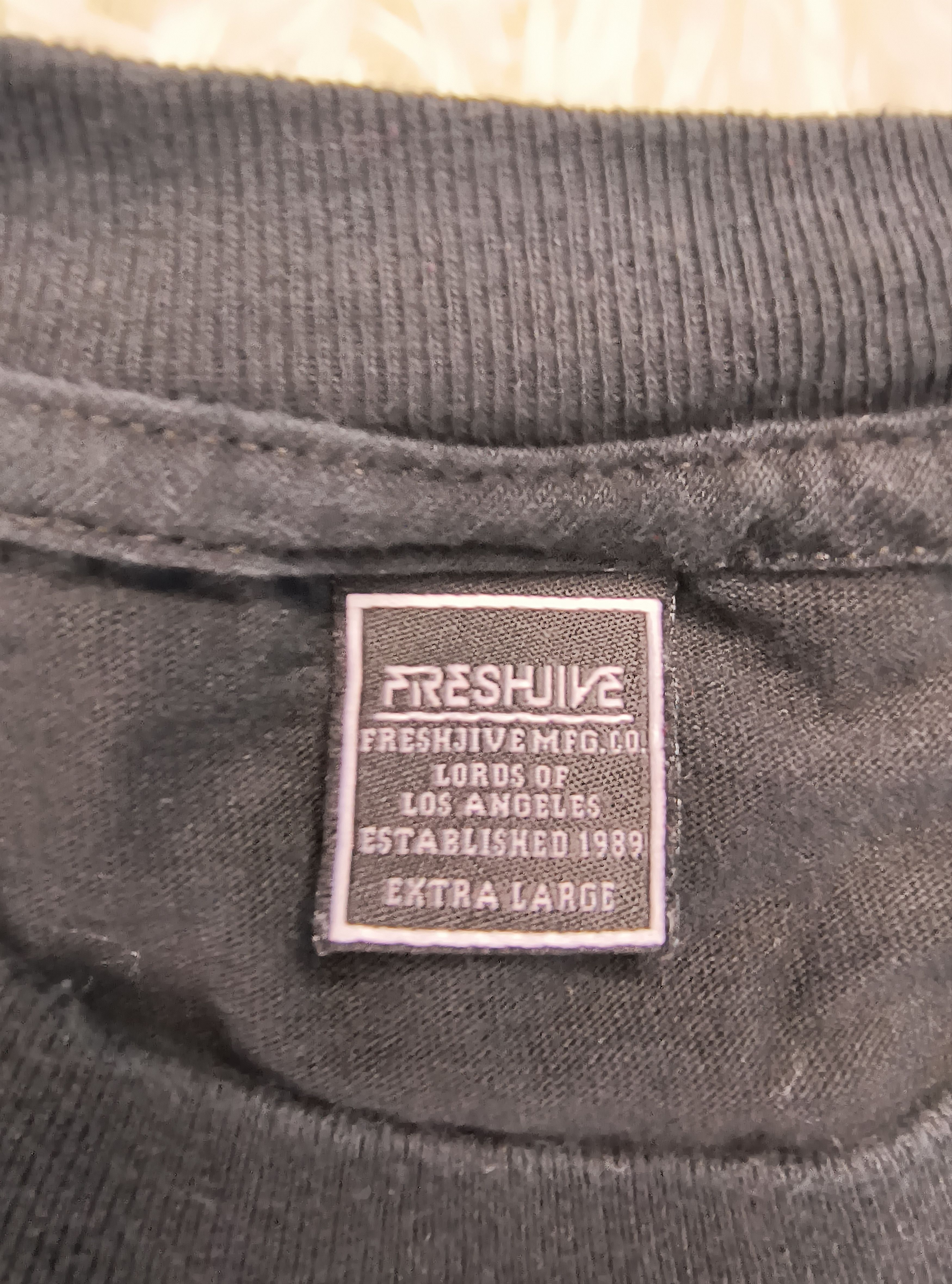 Freshjive Vintage question authority ? tee Size US XL / EU 56 / 4 - 3 Thumbnail