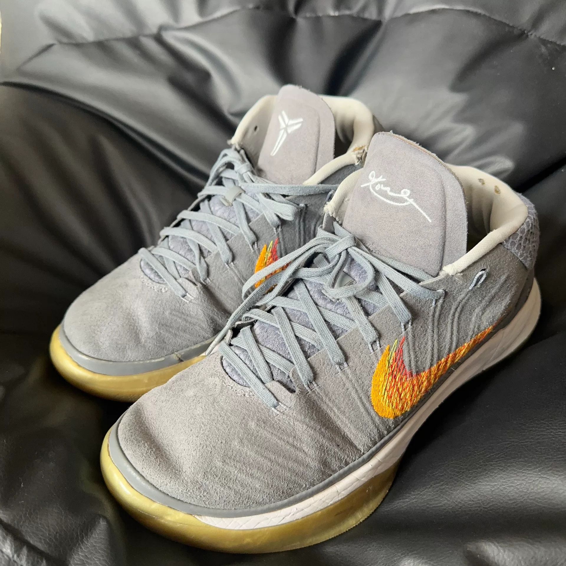 Nike Nike Yellow Lowtop Sneakers 42 Men Size US 9 / EU 42 - 1 Thumbnail
