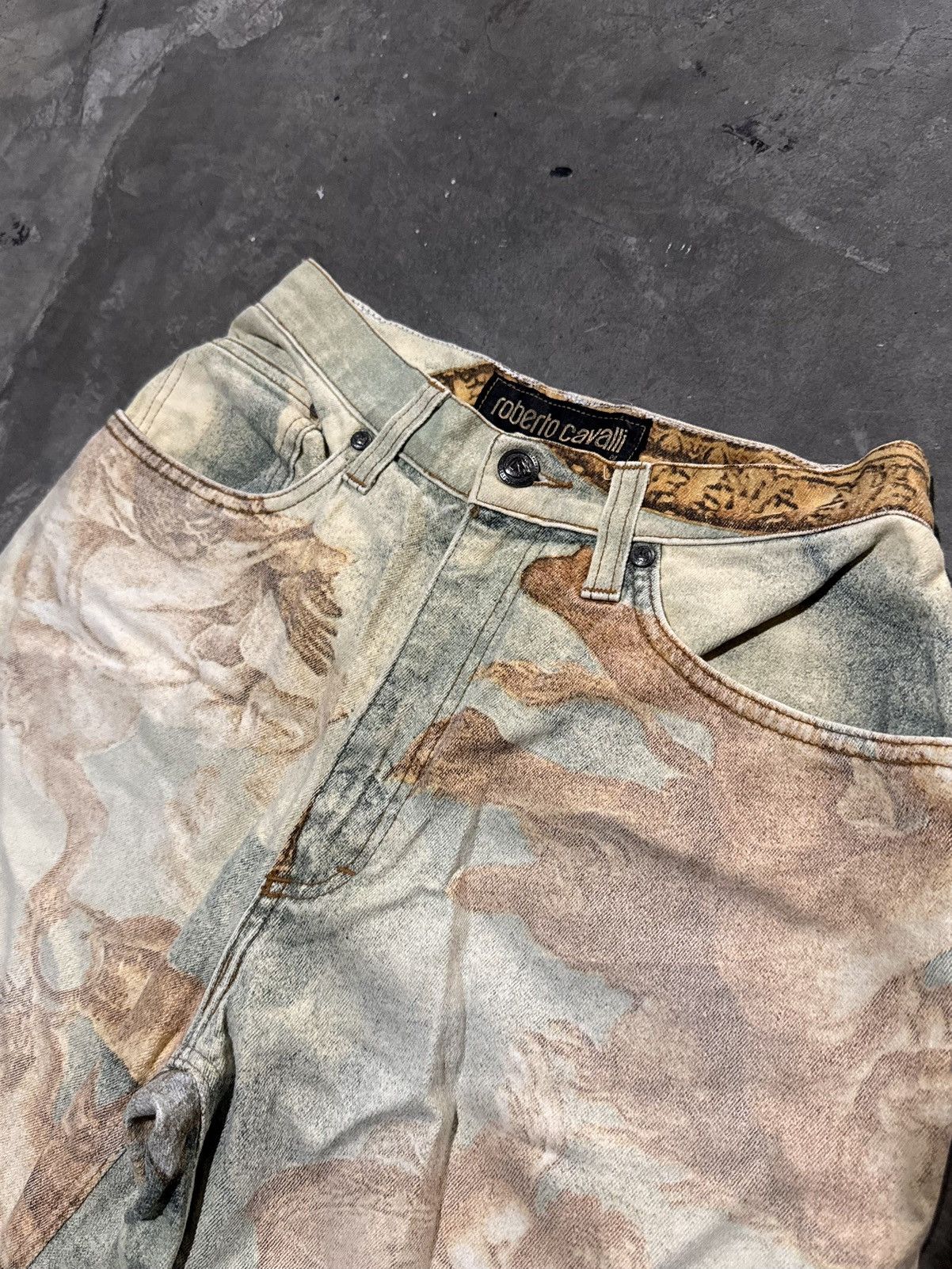 Roberto Cavalli Fall/Winter 1994 collection RUNWAY ROBERTO CAVALLI Size 28" / US 6 / IT 42 - 3 Thumbnail
