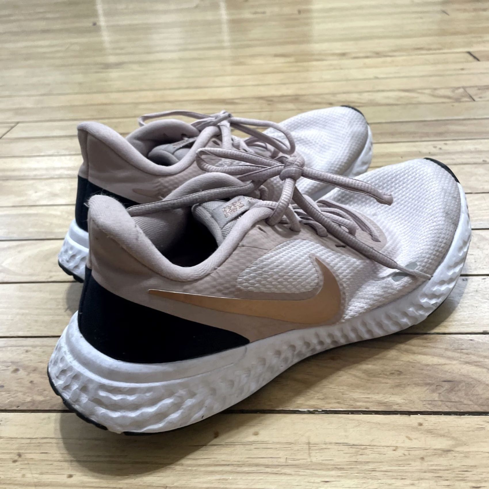 Nike Nike Revolution Running Sneakers Pink Womens 10 Breathable Lace Up Rubber Low Top Athletic Casual Sports Shoes Cap Rose 2021 Womens Size US 10 / IT 40 - 4 Thumbnail