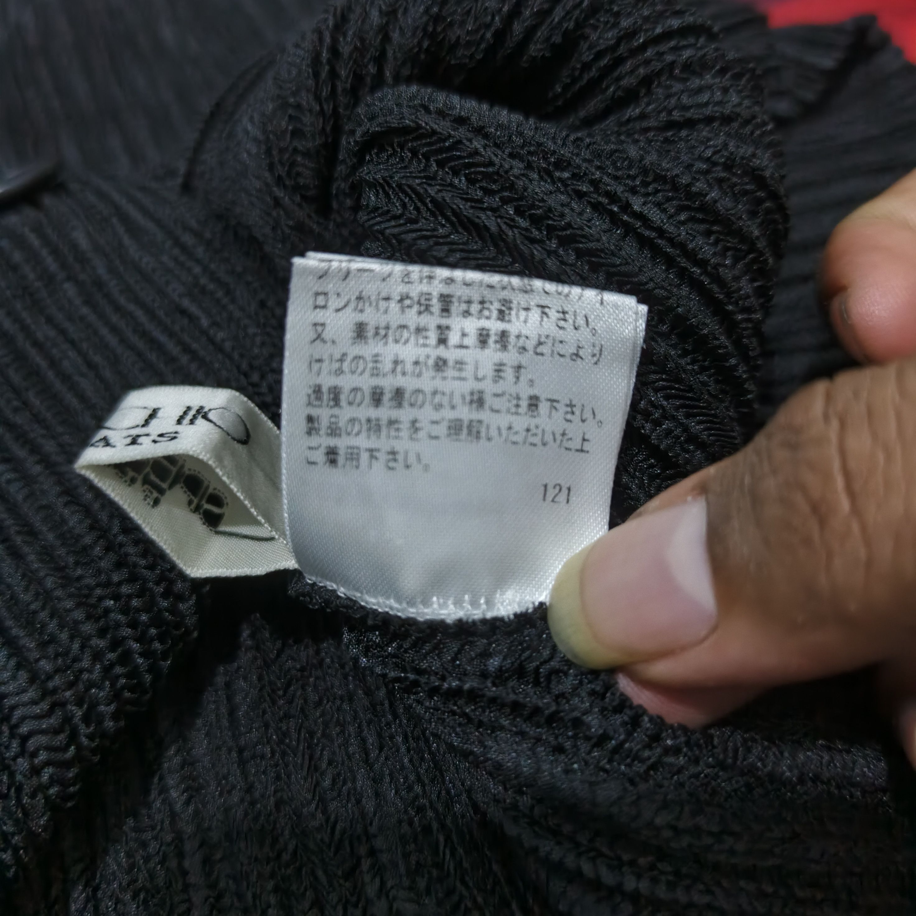 Japanese Brand SPECCHIO PLEATS Black Pleated Longsleeve Shirt Size L / US 10 / IT 46 - 13 Thumbnail