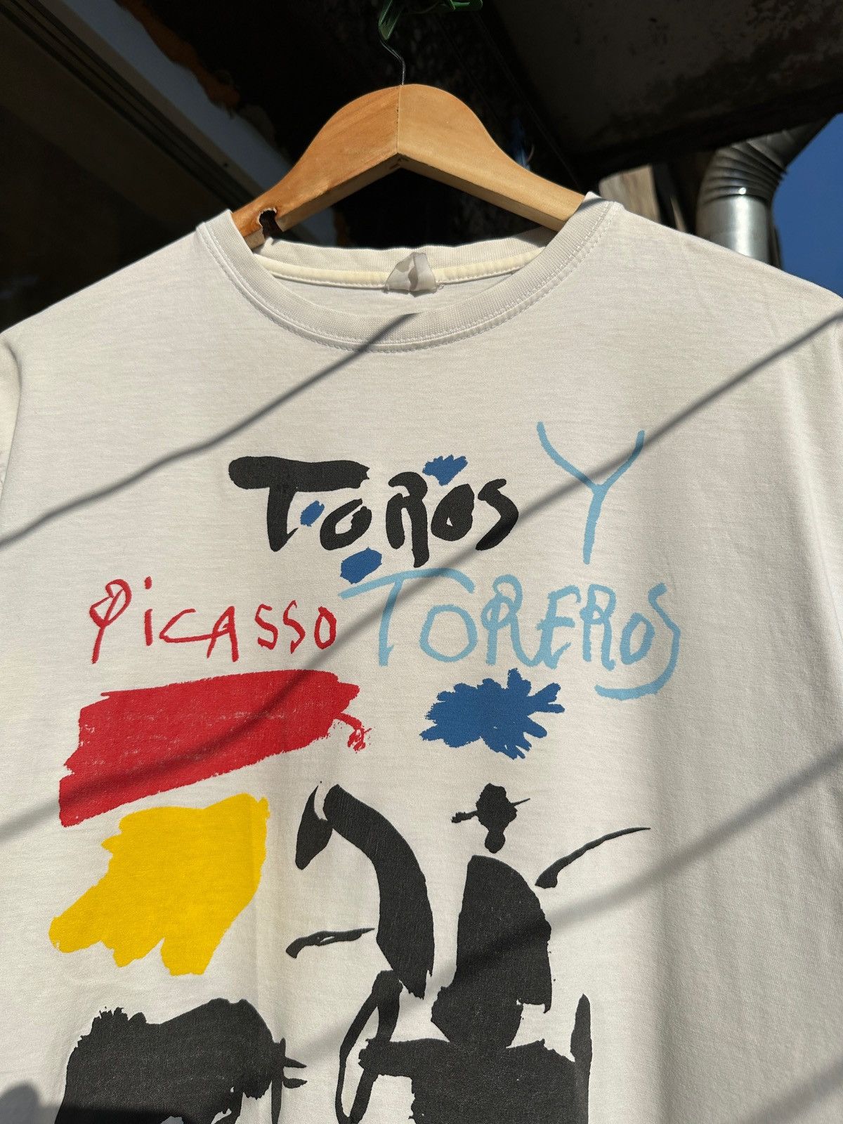 Vintage Vintage Pablo Picasso Toros Y Toreros Art White T-Shirt Size US L / EU 52-54 / 3 - 4 Thumbnail