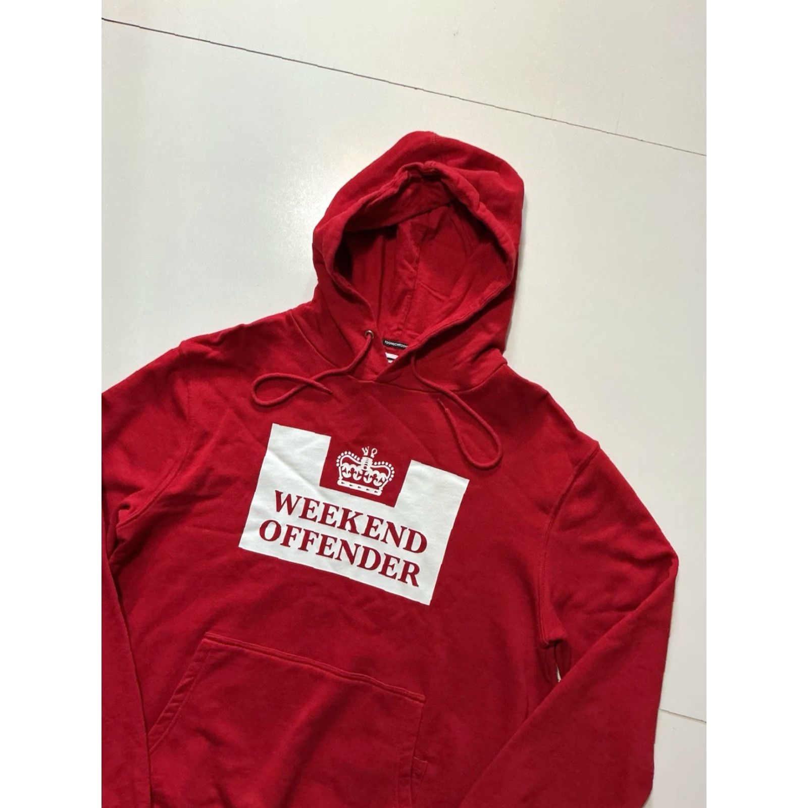 Weekend Offender VINTAGE Weekend Offender HM Service Crown Graphic Admit Nothing Red Pullover Hoodie M Mens Size US M / EU 48-50 / 2 - 3 Thumbnail