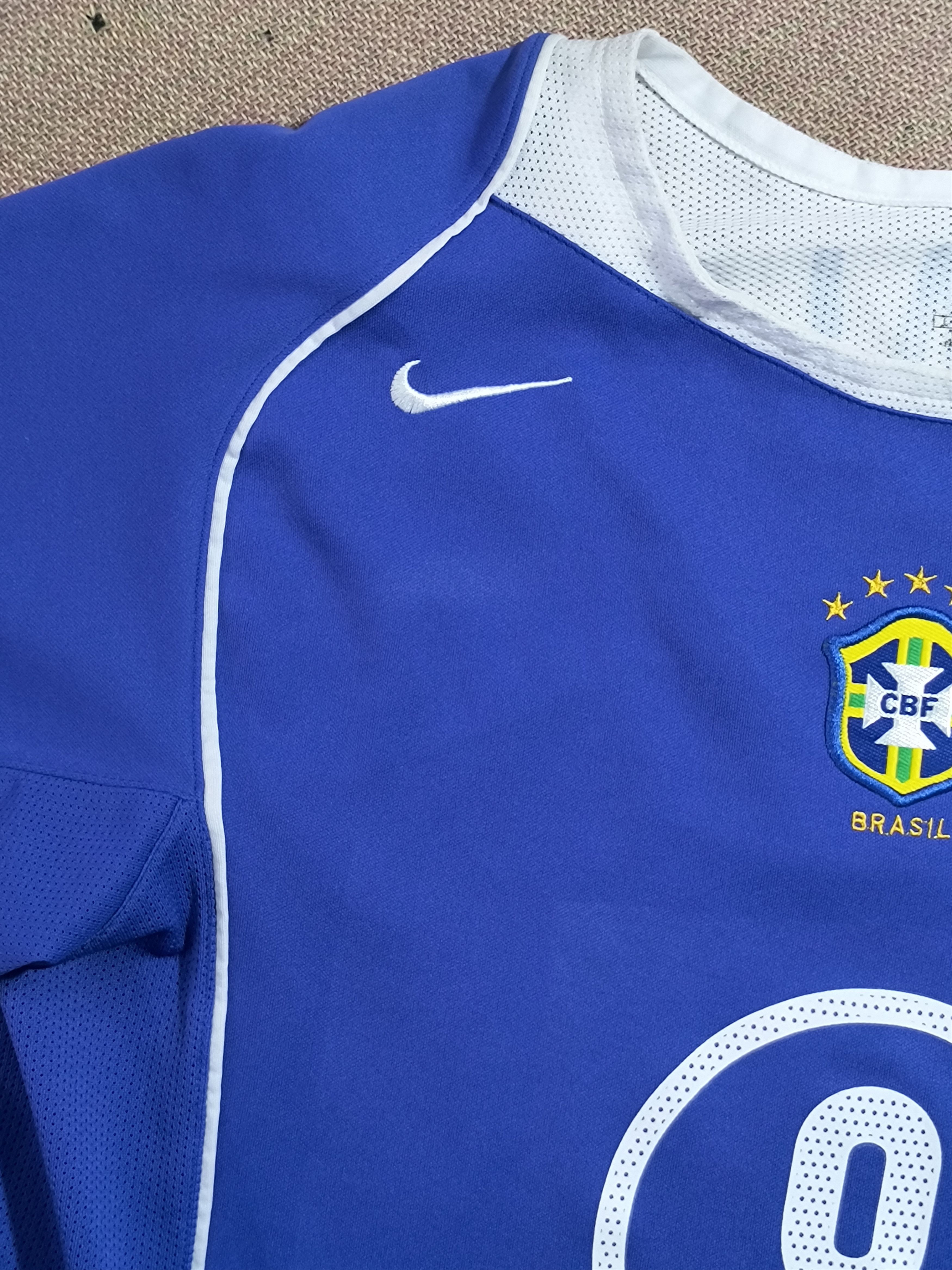 Nike Vintage Y2K Nike Brazil #9 Ronaldo Nazario away jersey 2004 Size US L / EU 52-54 / 3 - 3 Thumbnail