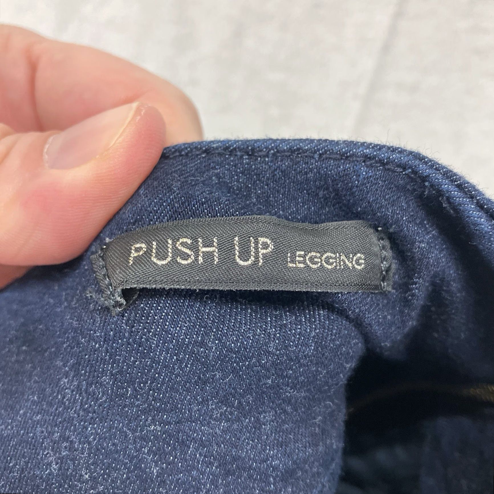 Guess GUESS Jeans Women's 27 Dark Indigo Blue Push Up Leggings Stretch Denim Jeans Slim Mid Rise Zipper Zip Pocket? (Note: Original did not specify pockets) Size 28" / US 6 / IT 42 - 3 Thumbnail