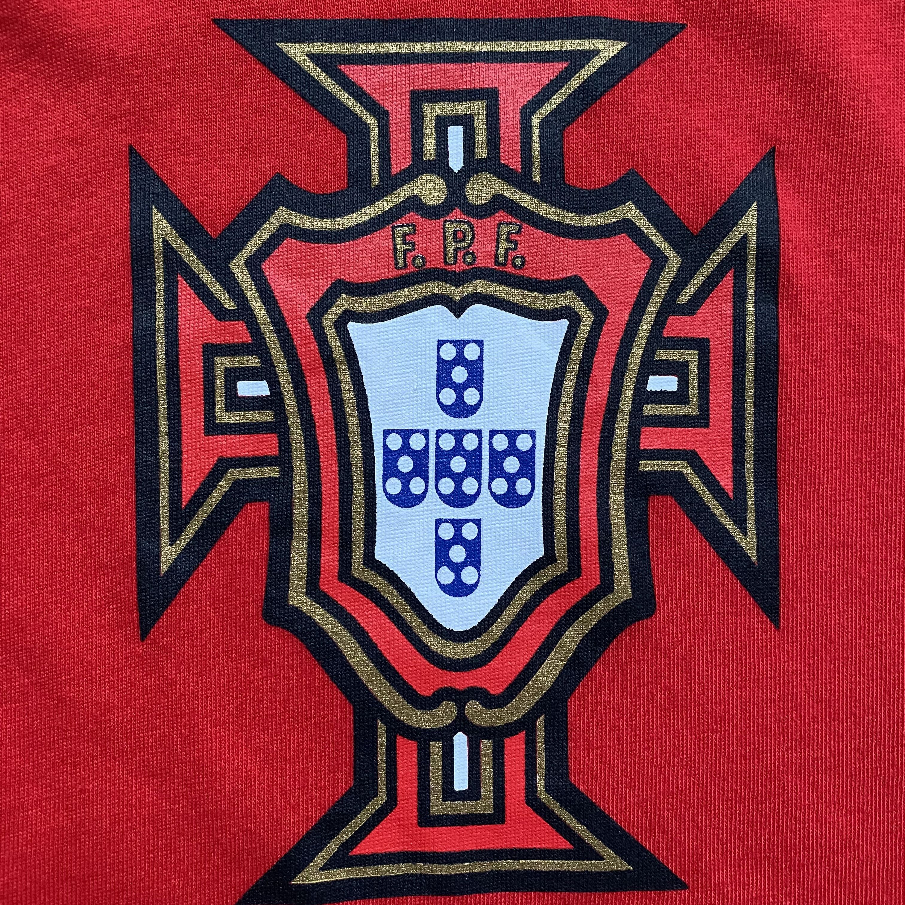 Nike Vintage Nike Portugal tee Cristiano Ronaldo Football Swoosh Size US M / EU 48-50 / 2 - 4 Thumbnail