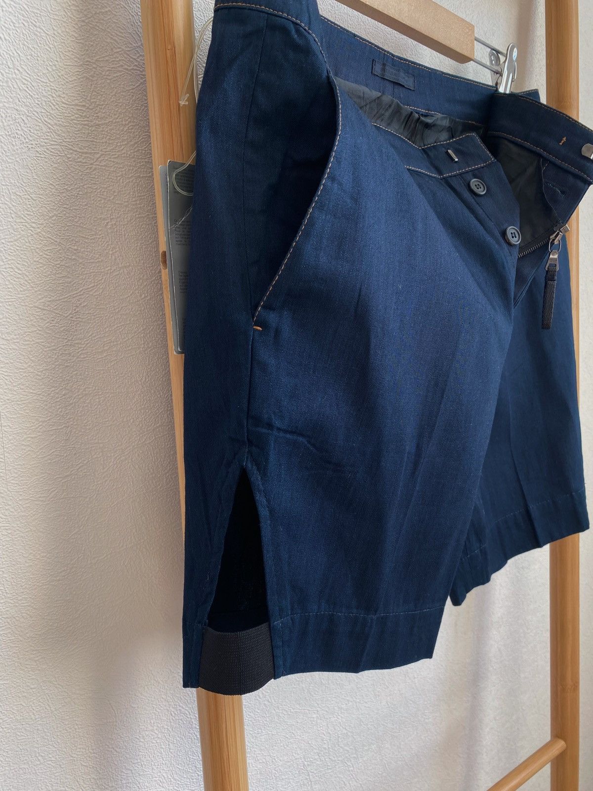 Prada New Prada Shorts Size 25 Size 25" / US 0 / IT 36 - 24 Thumbnail
