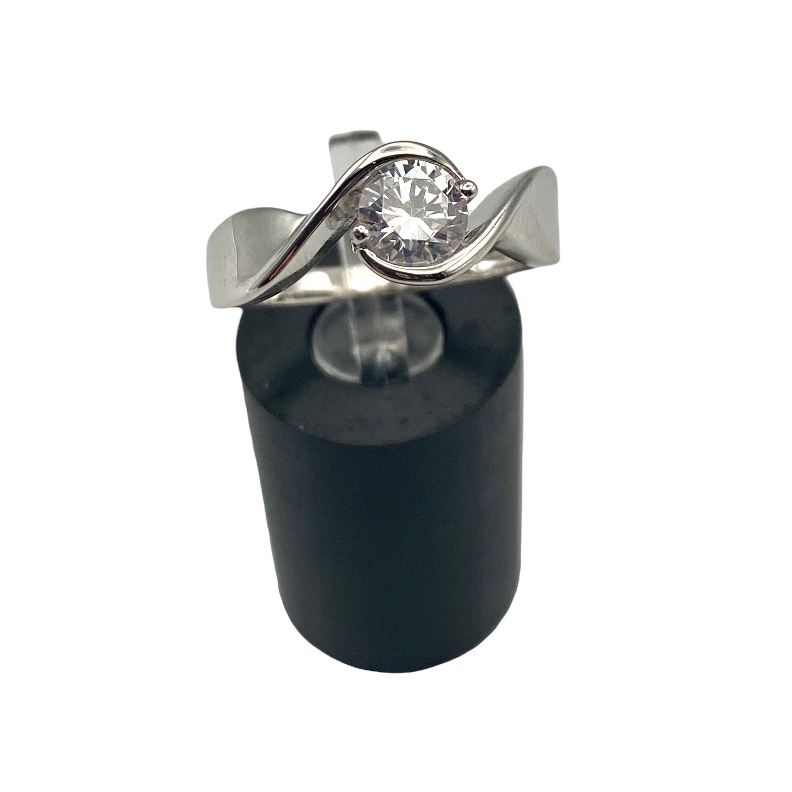The Unbranded Brand Sterling Silver Twisted Round Clear CZ Ring Sizes 7,8 Size ONE SIZE - 2 Thumbnail