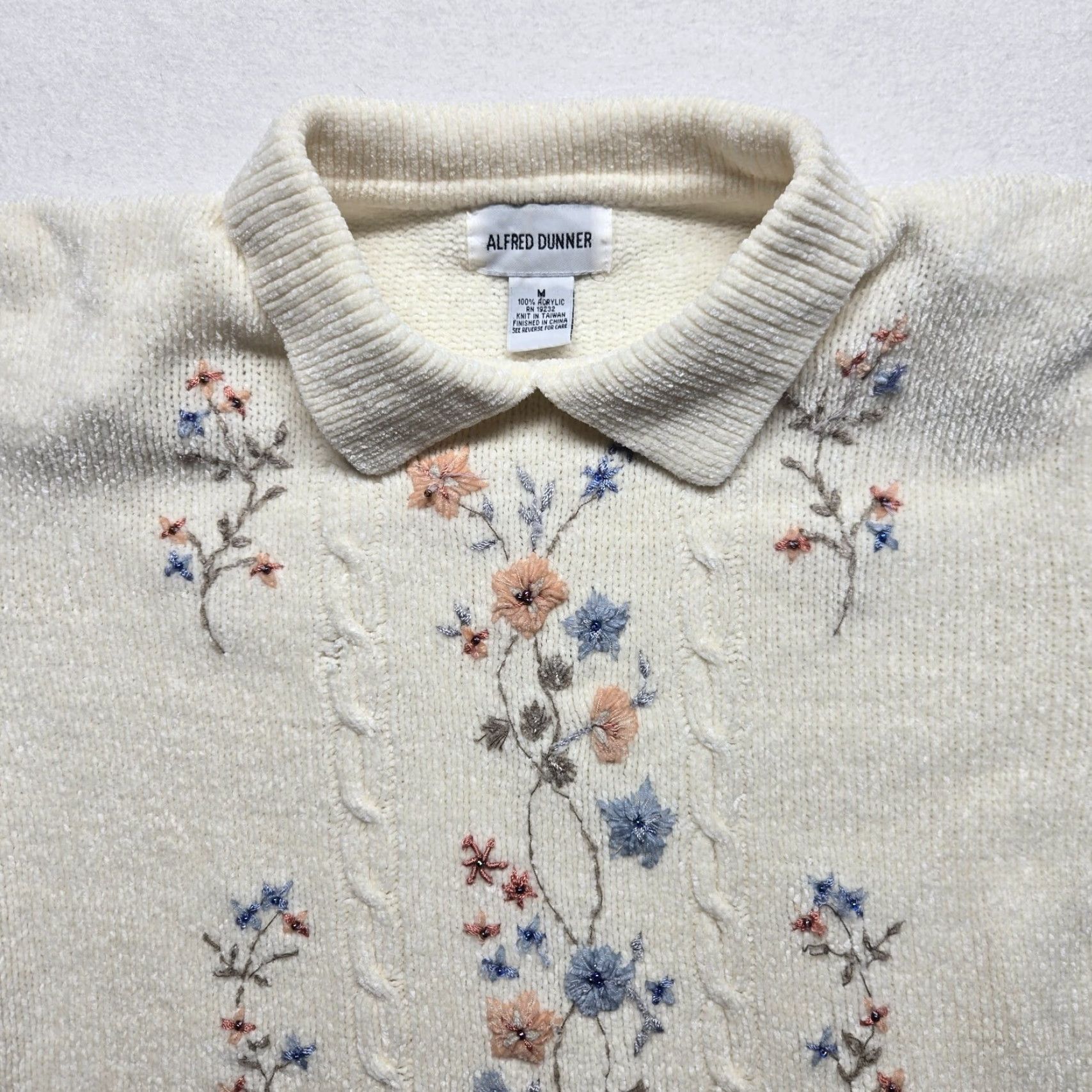 Vintage Alfred Dunner Ivory Floral Long Sleeve Sweater Women Medium All Seasons Vintage Flowers Size M / US 6-8 / IT 42-44 - 2 Thumbnail