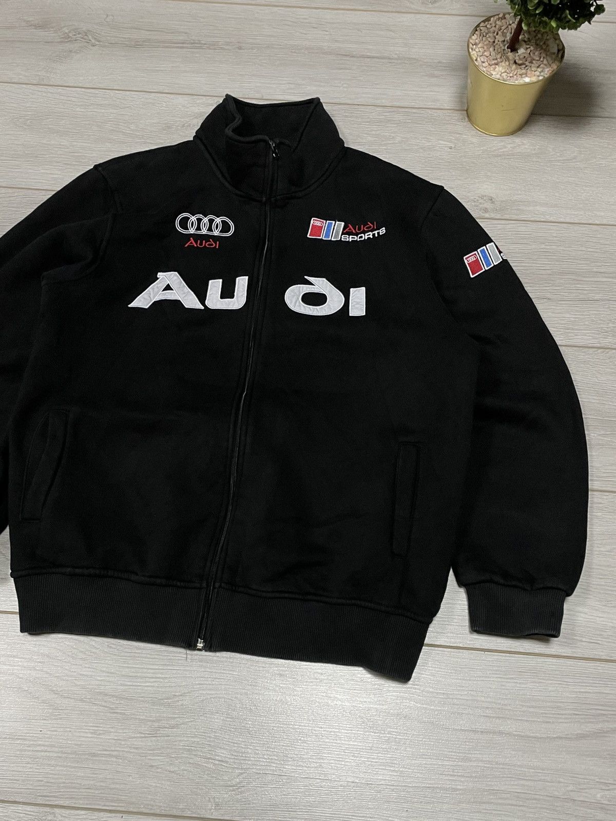 Audi Audi vintage big logo zip sweatshirt jacket racing Size US L / EU 52-54 / 3 - 3 Thumbnail