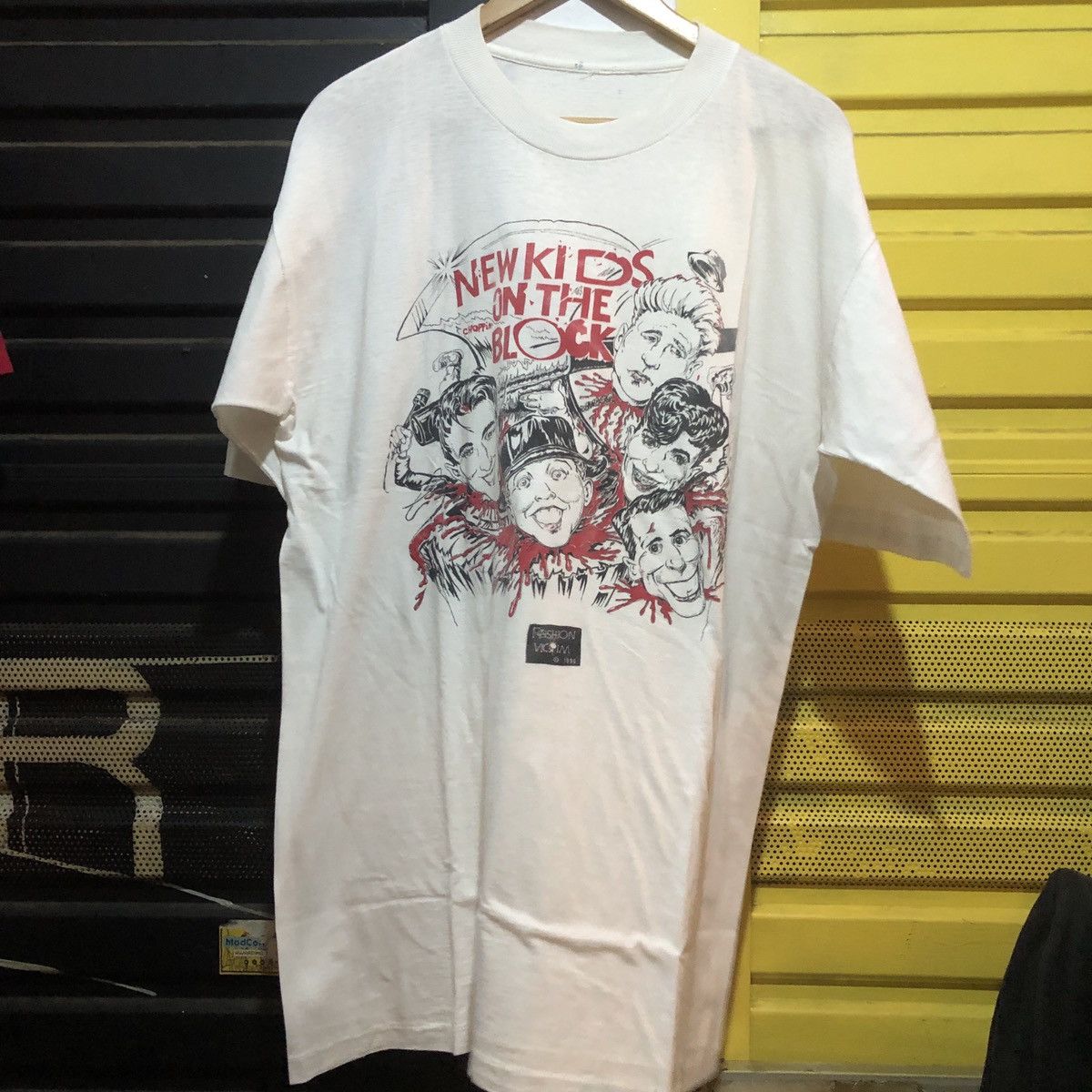 Band Tees × Vintage Vintage 1990 New Kids On the Block Fashion Victim tshirt Size US XL / EU 56 / 4 - 1 Thumbnail
