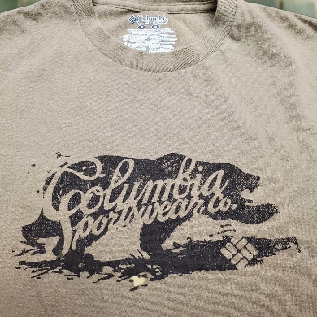 Vintage VINTAGE/Columbia Shirt Mens Medium Beige Bear Short Sleeve 100% Cotton Crewneck Outdoor Size US M / EU 48-50 / 2 - 1 Thumbnail