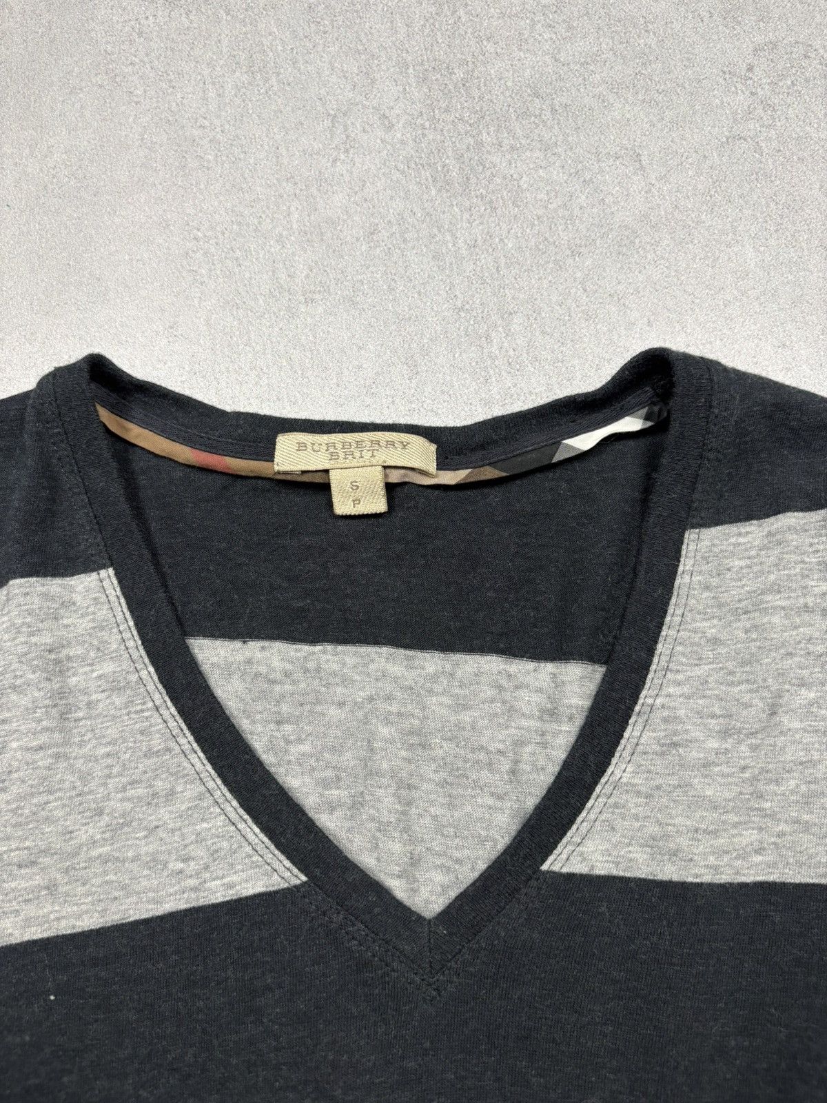 Burberry Burberry Brit Striped V Neck Wool Long Sleeve Top Vintage S Size S / US 4 / IT 40 - 8 Thumbnail