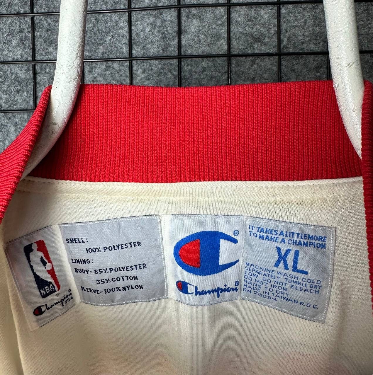 Champion Vintage 90s Champion NBA Philadelphia 76ers Stars Jacket Size US XL / EU 56 / 4 - 6 Thumbnail