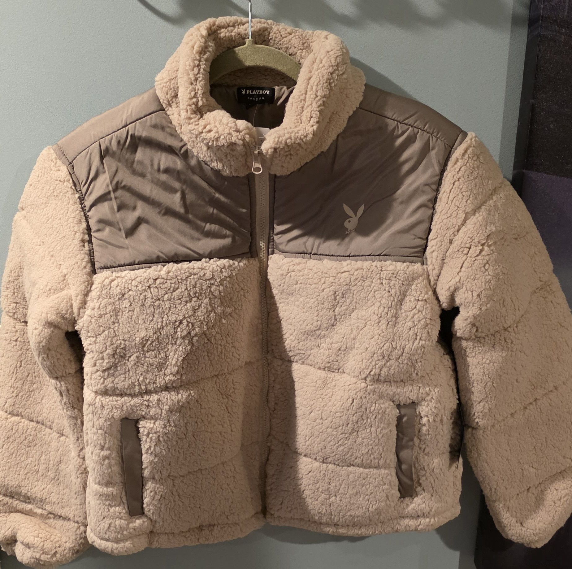Pacsun × Playboy PacSun Playboy Women's Sherpa Cropped Zip Front Jacket XS/S Size S / US 4 / IT 40 - 1 Thumbnail