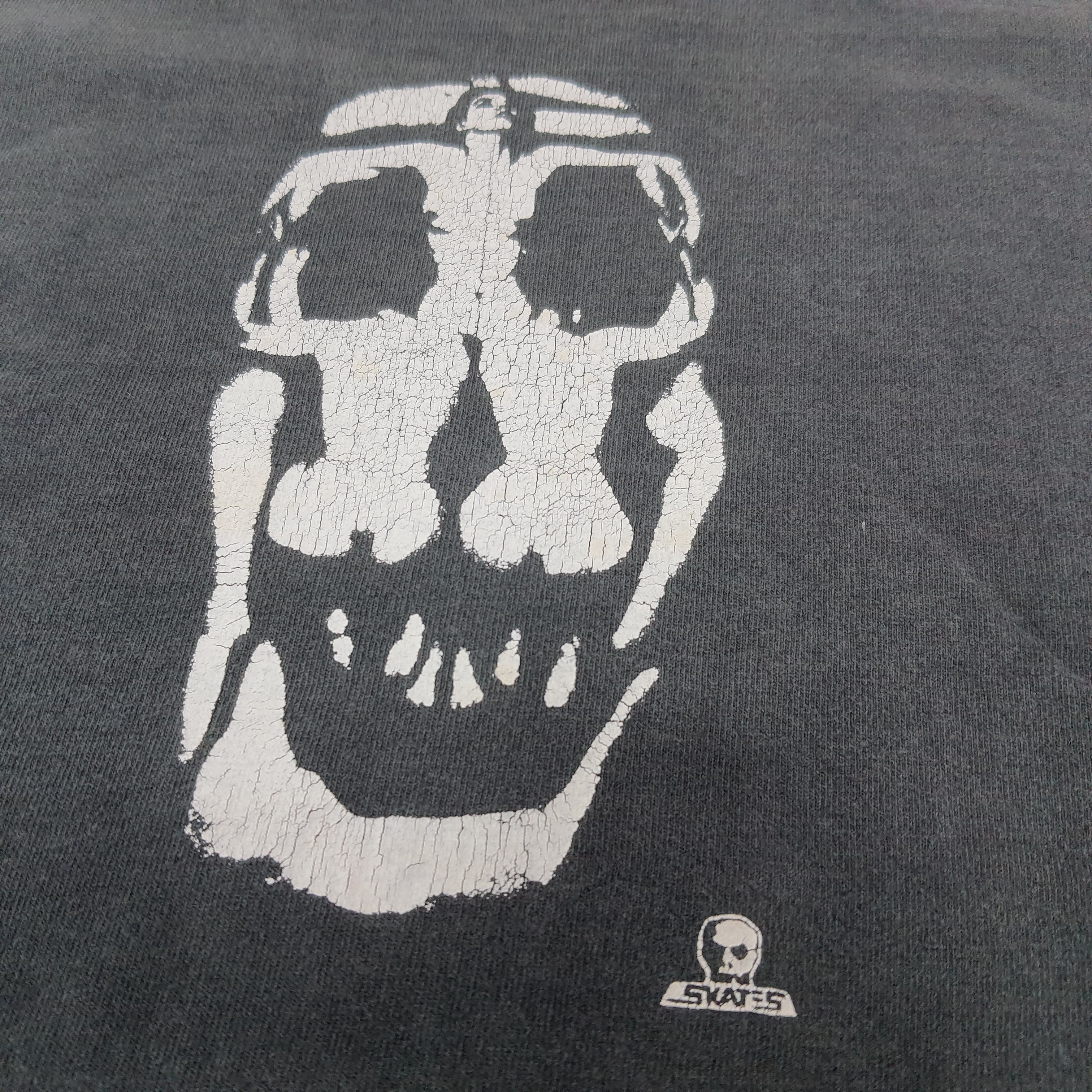 Vintage Vintage Skates Skateboards Naked Streetwear Tshirt Size US M / EU 48-50 / 2 - 2 Thumbnail