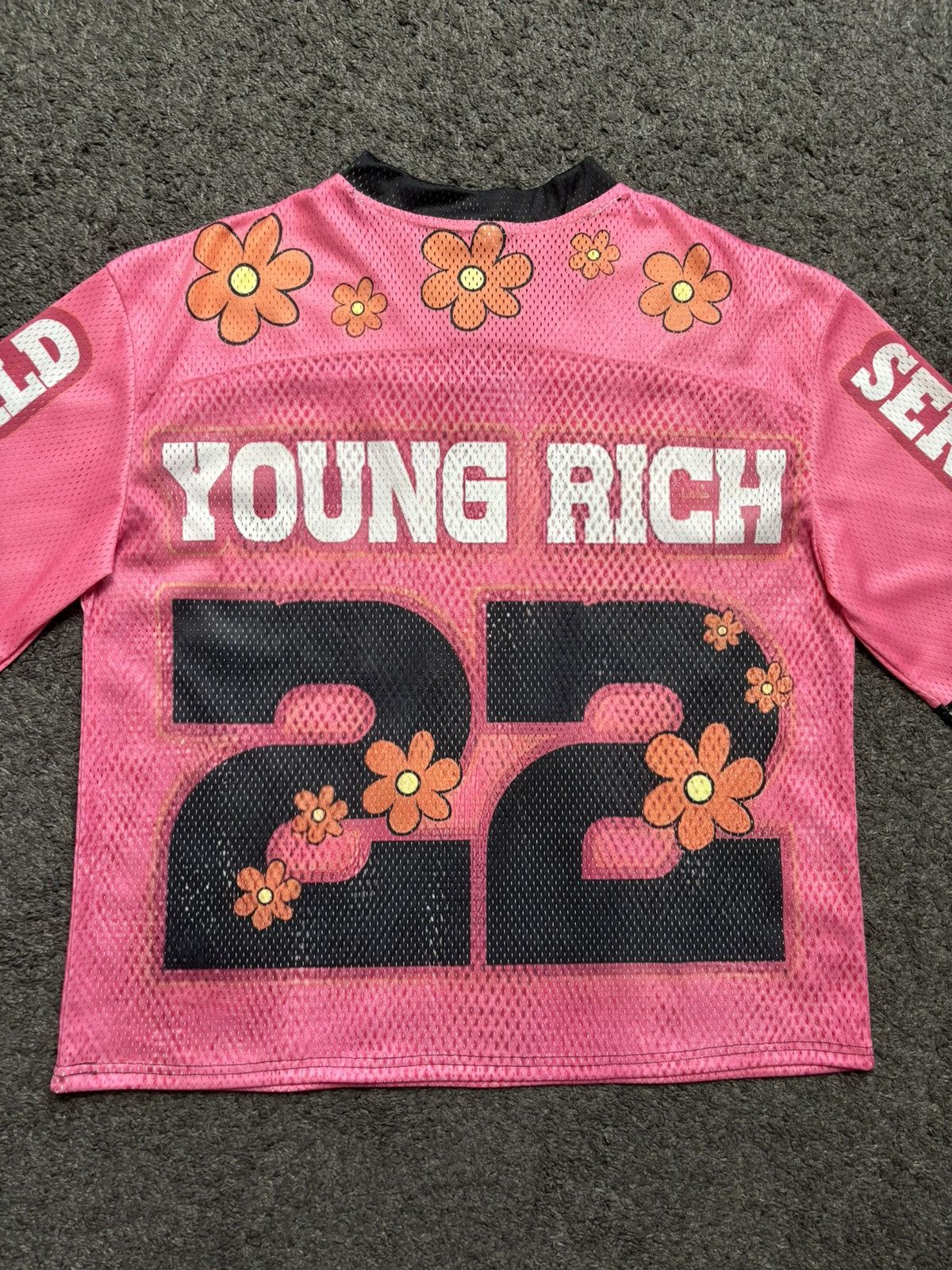 Japanese Brand Vintage Young Rich 22 flowers pink black football jersey Size US L / EU 52-54 / 3 - 16 Thumbnail