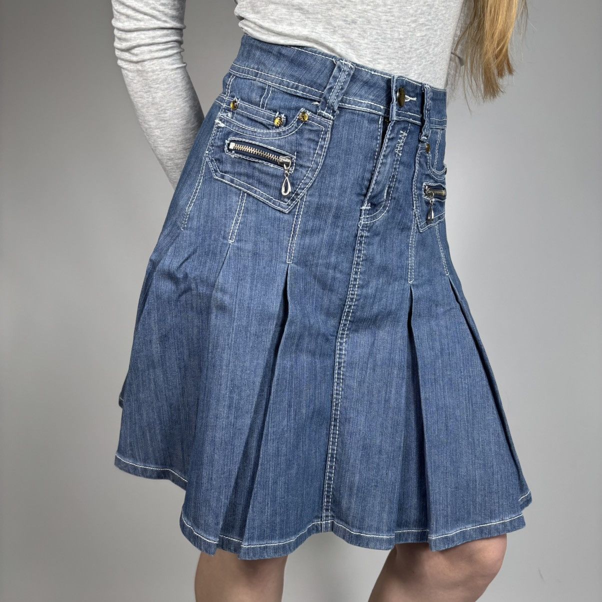 Japanese Brand Vintage Y2K Japanese Denim Flared Midi Skirt Retro Style Size 28" / US 6 / IT 42 - 1 Thumbnail