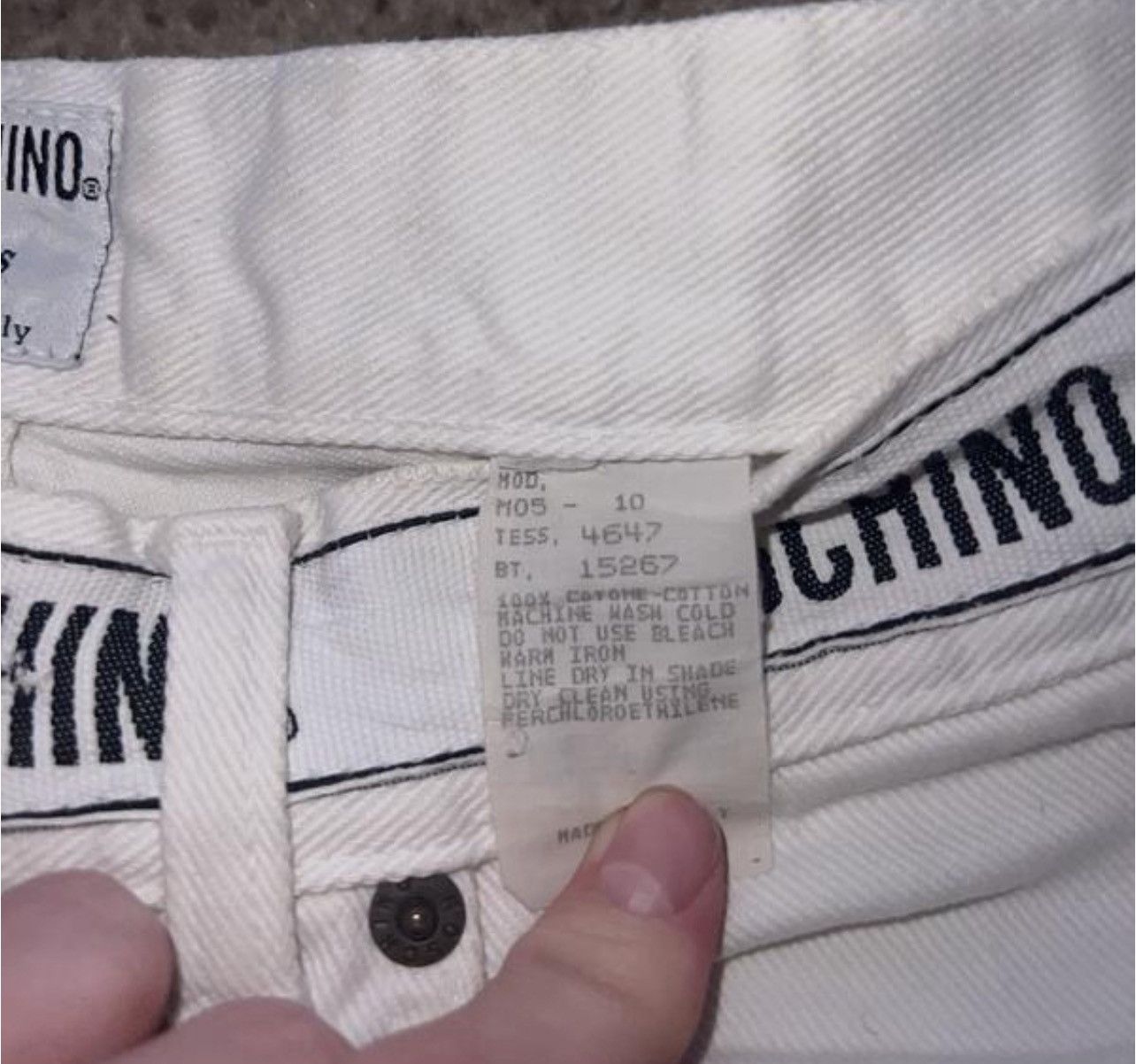 Moschino MOSCHINO Jeans White men W 28 L 36 Rare Size made in Italy Size US 28 / EU 44 - 5 Thumbnail