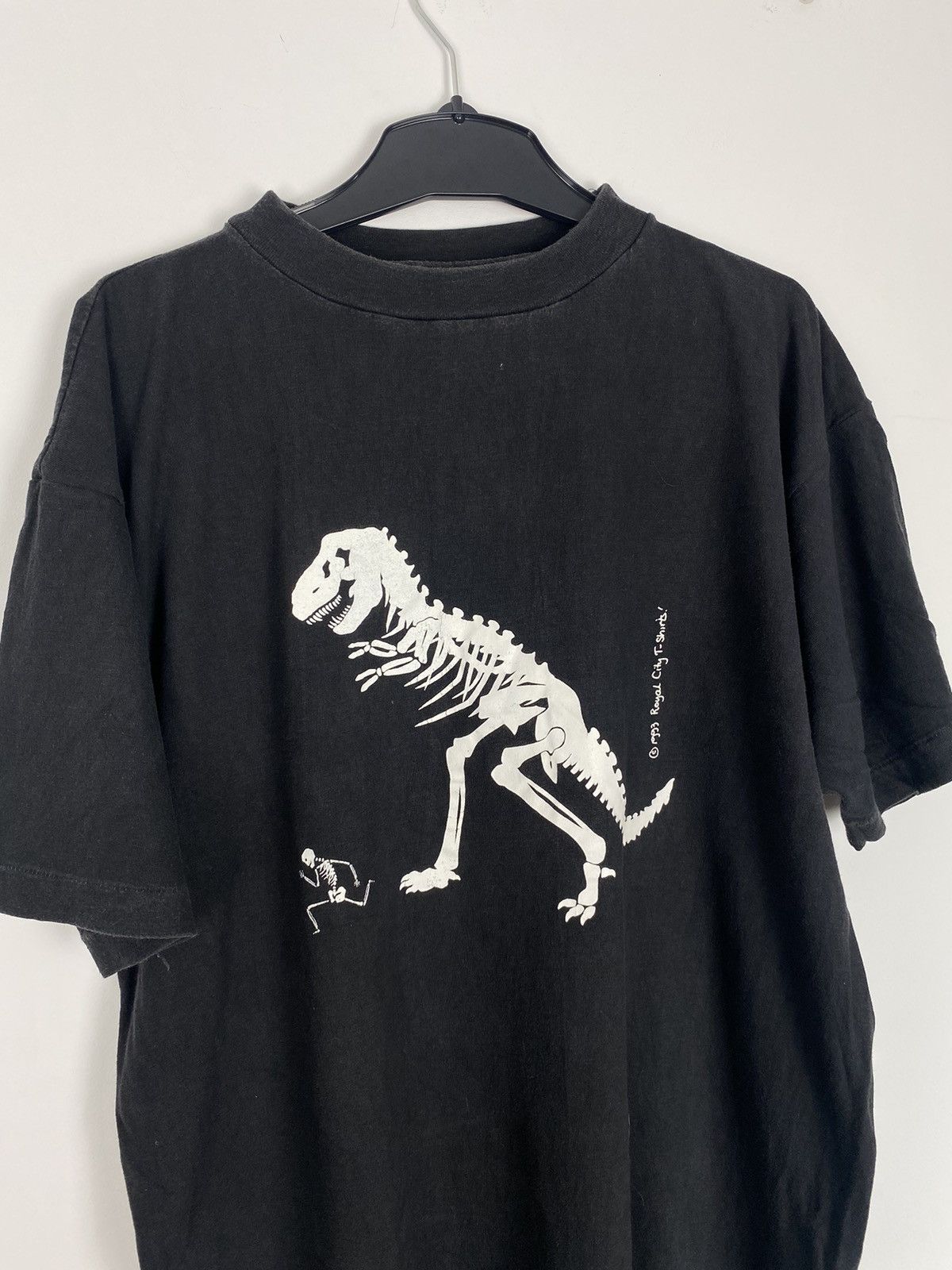 Band Tees × Japanese Brand × Vintage Vintage 90s Dinosaur Skeleton Royal City Tee Faded Size US XL / EU 56 / 4 - 2 Thumbnail