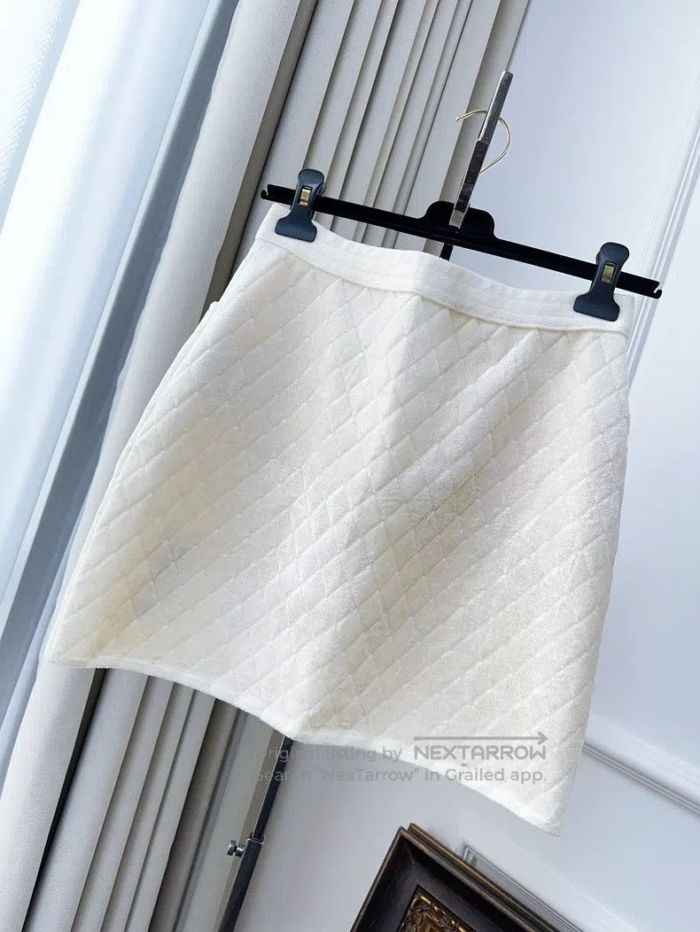 Chanel Chanel 20k equestrian series beige diamond plaid velvet sk Size 24" / US 00 / IT 34 - 9 Thumbnail