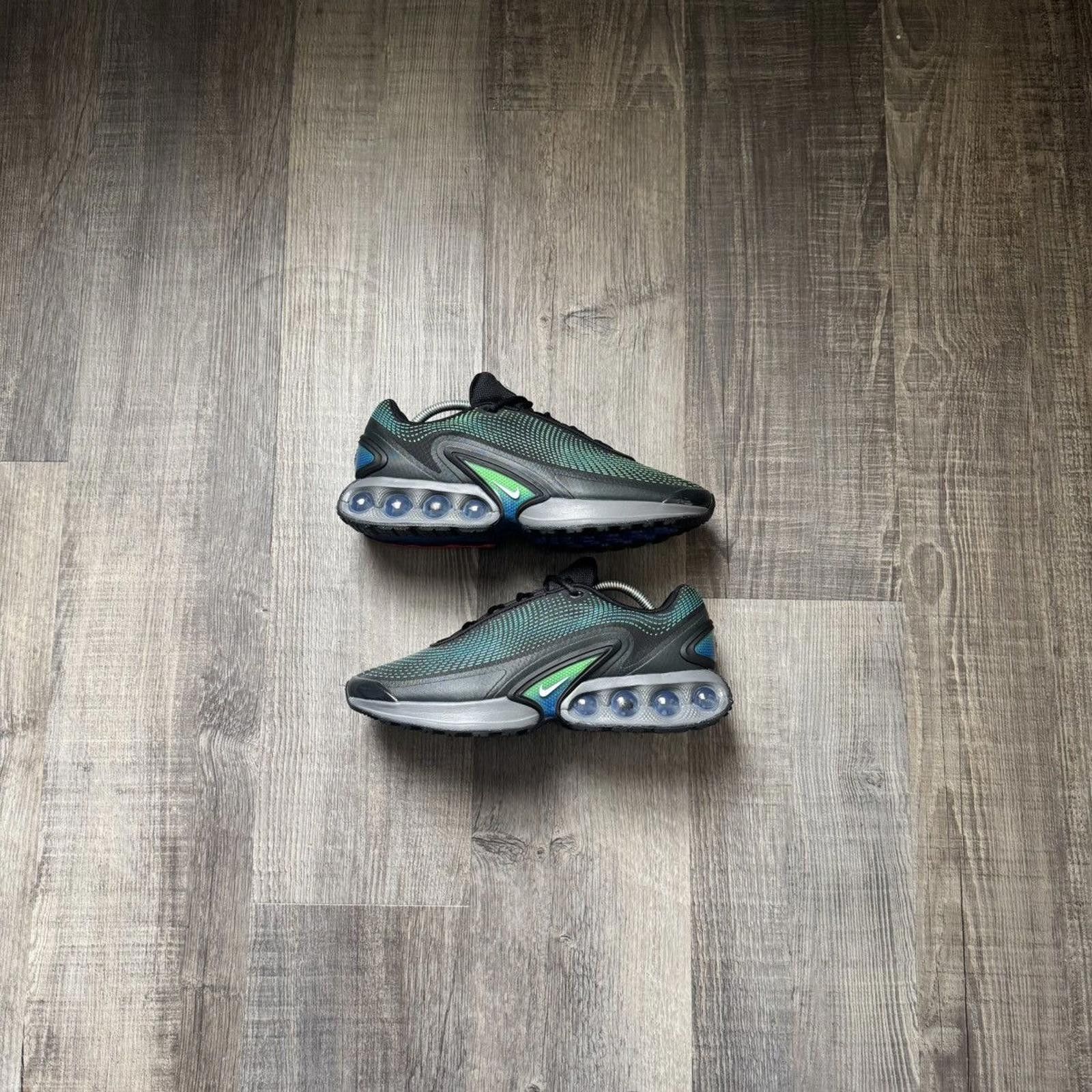 NIKE • Air Max Dn 
