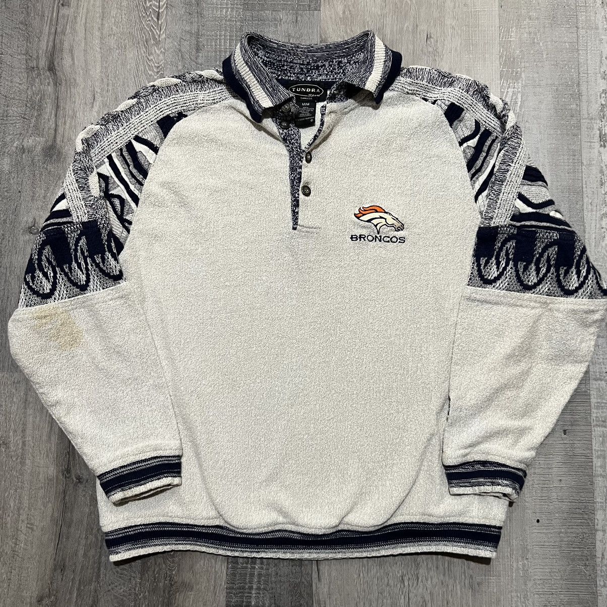Tundra Canada × Vintage VTG Tundra Denver Broncos Textured Knit 90s NFL Sweater Size US M / EU 48-50 / 2 - 1 Thumbnail