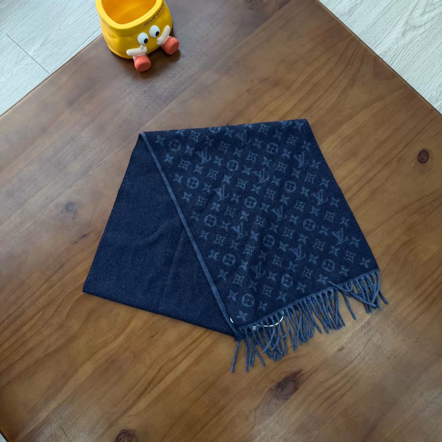 Louis Vuitton LV Navy Blue Ombré Cashmere Scarf 180x34 Near Mint Size ONE SIZE - 2 Thumbnail