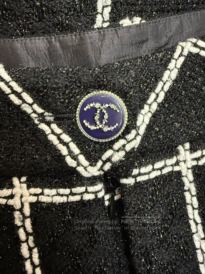 Chanel Chanel Black and white plaid tweed skirt Size 42" / US 20 - 3 Thumbnail