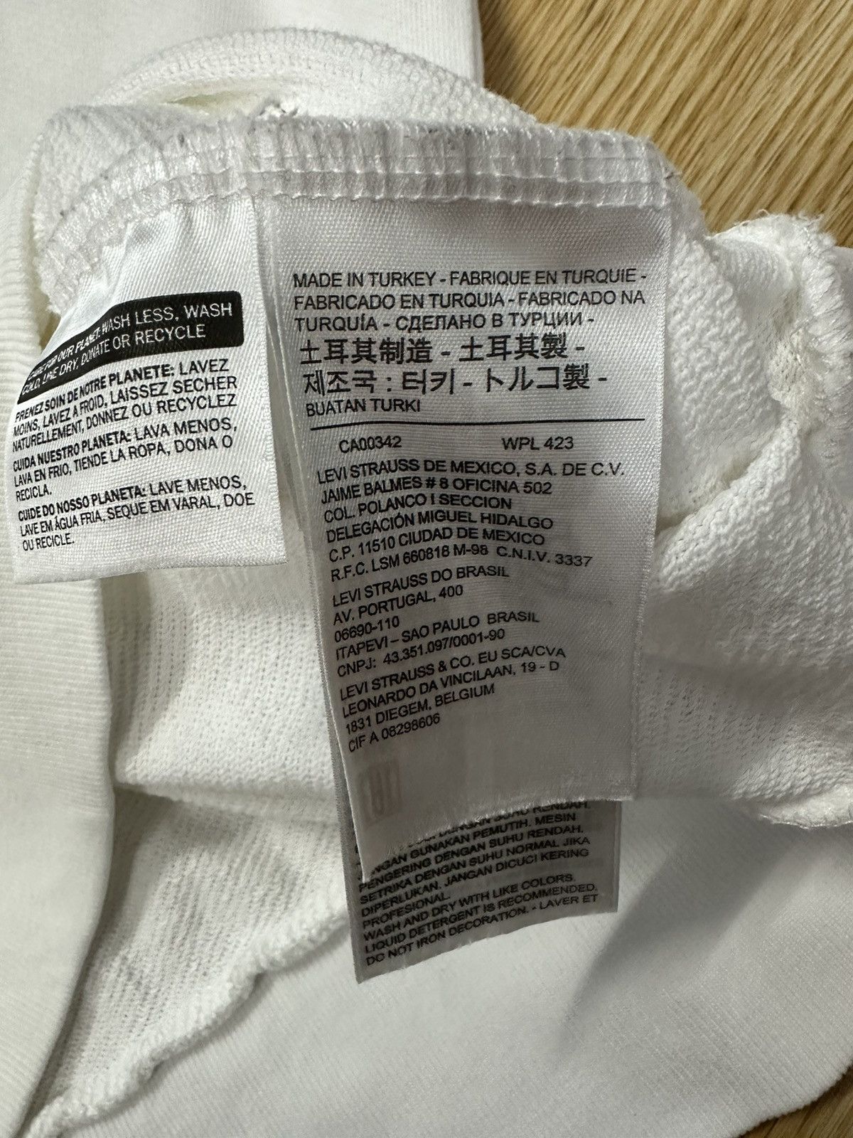 Kaws × Levi's × Peanuts Levis x Peanuts Surfing Bummer Sweatshirt A570 Size US M / EU 48-50 / 2 - 11 Thumbnail