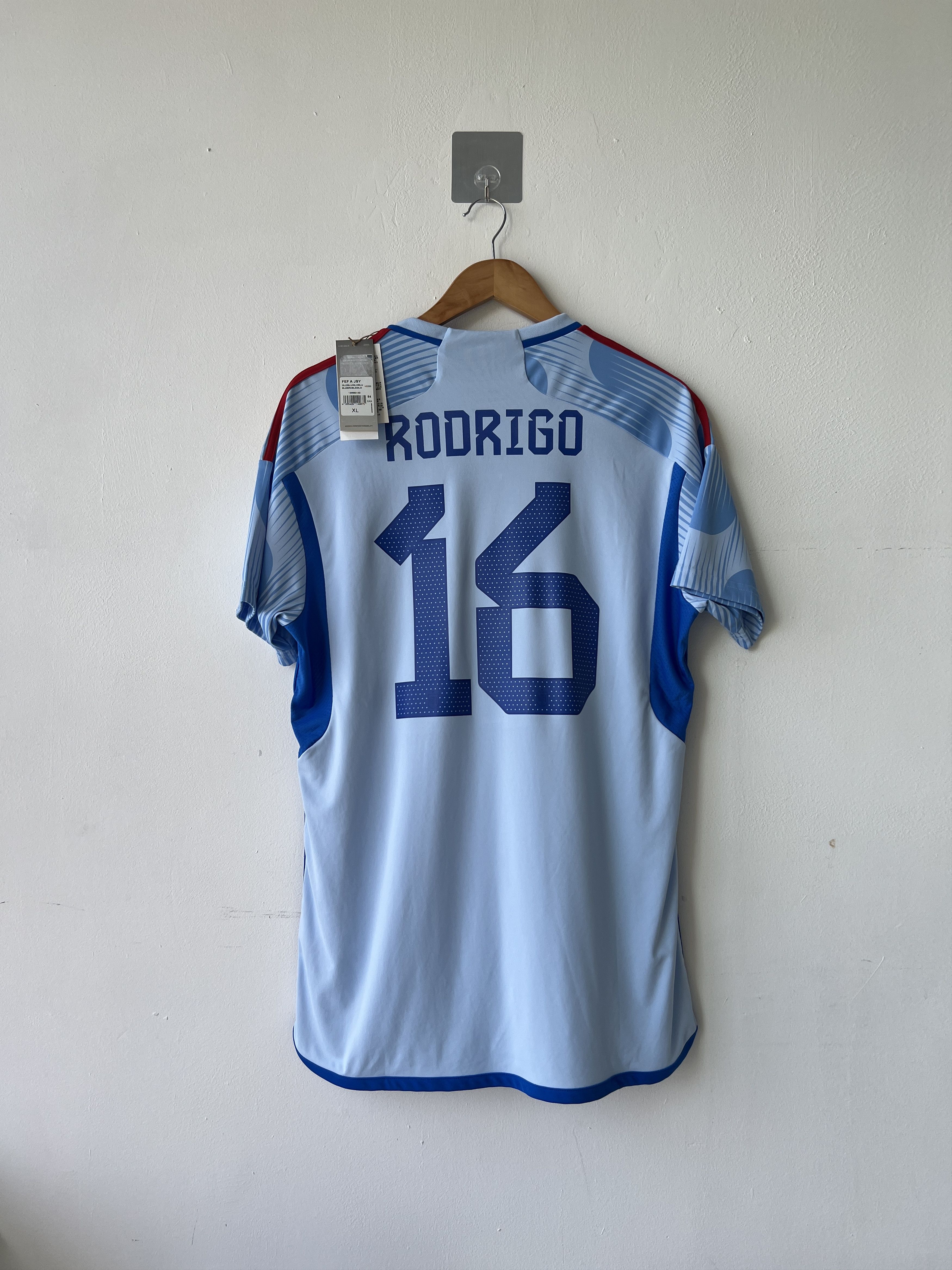 Adidas (L) Spain 2022-23 Away Shirt Rodrigo #16 (NEW) Kit Size US L / EU 52-54 / 3 - 1 Thumbnail