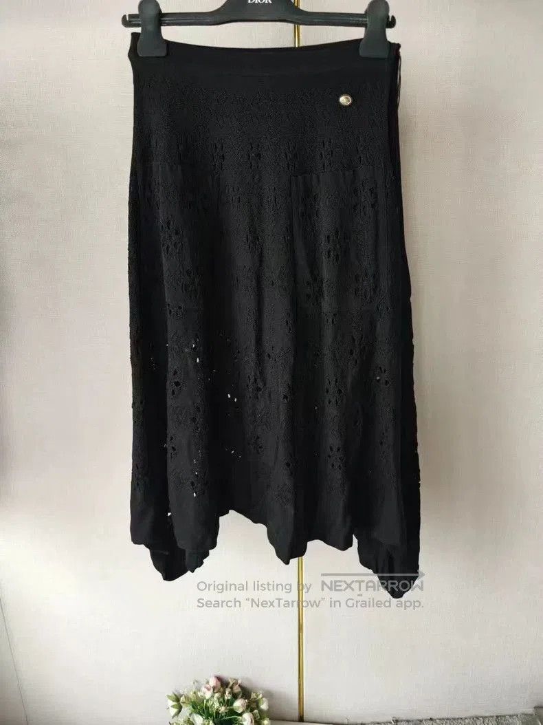 Chanel Chanel Black Knit Skirt Size 38. Size US 38 / EU 54 - 1 Thumbnail